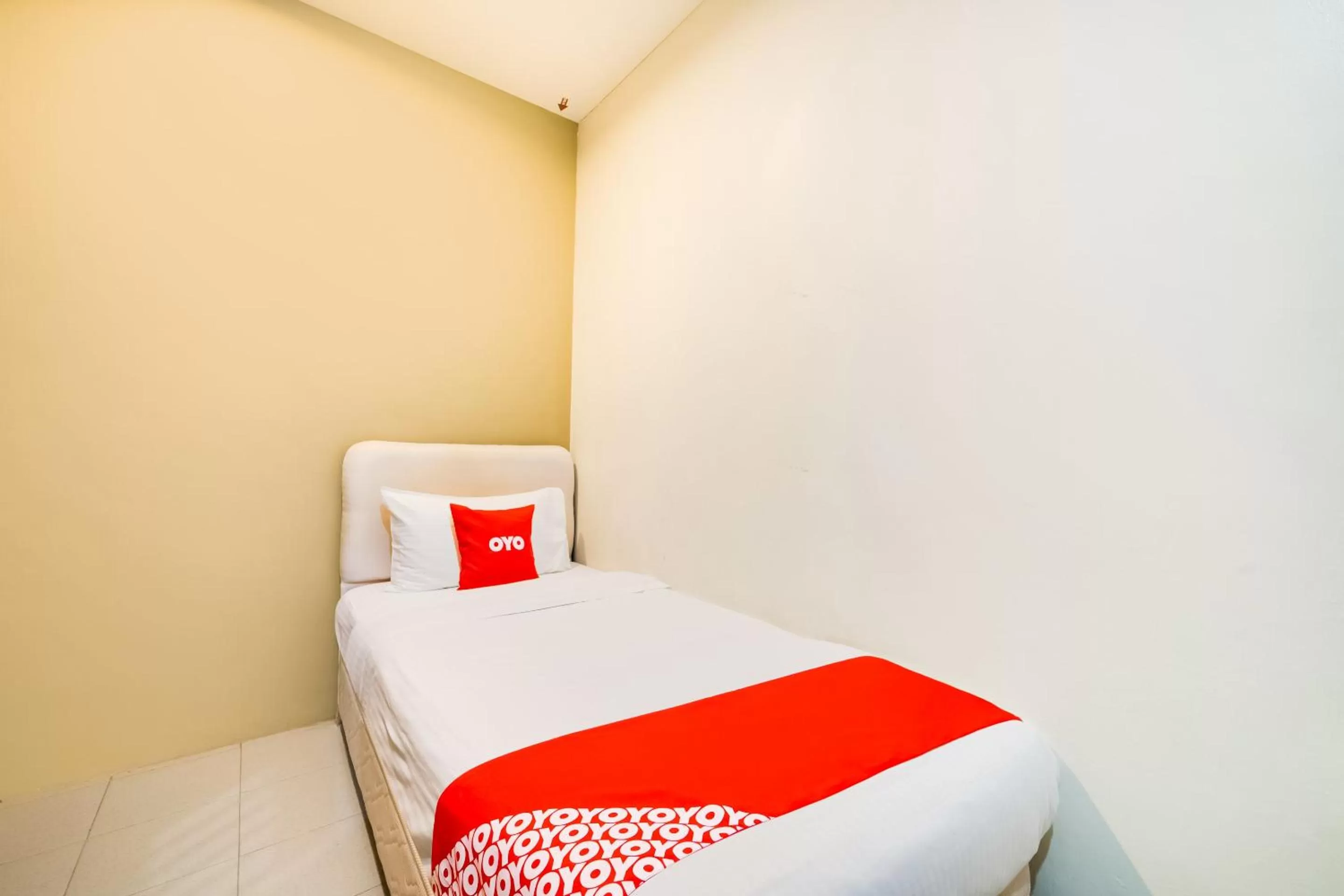 Bedroom, Bed in OYO 44053 El Zahra Moda Alor Setar