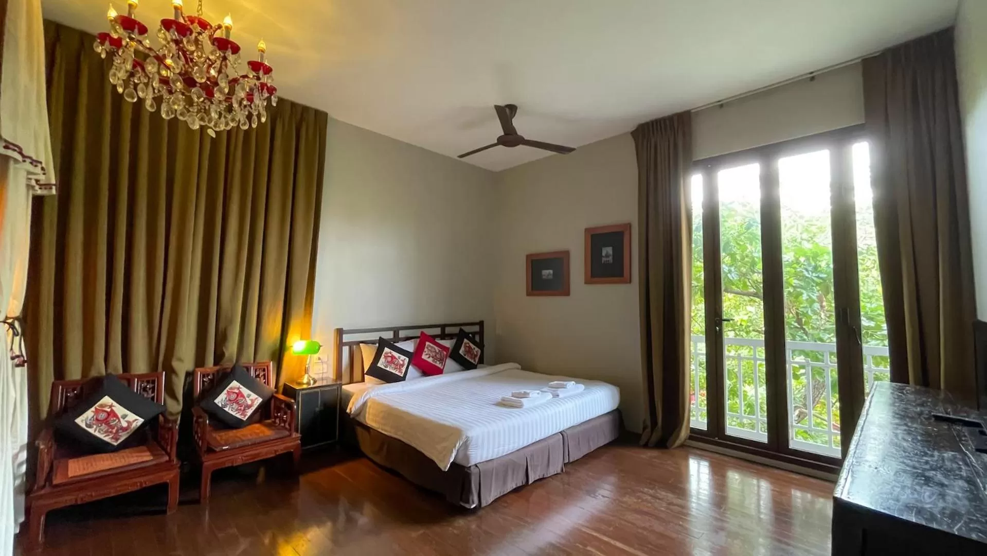 Bed in Villa Bangkok