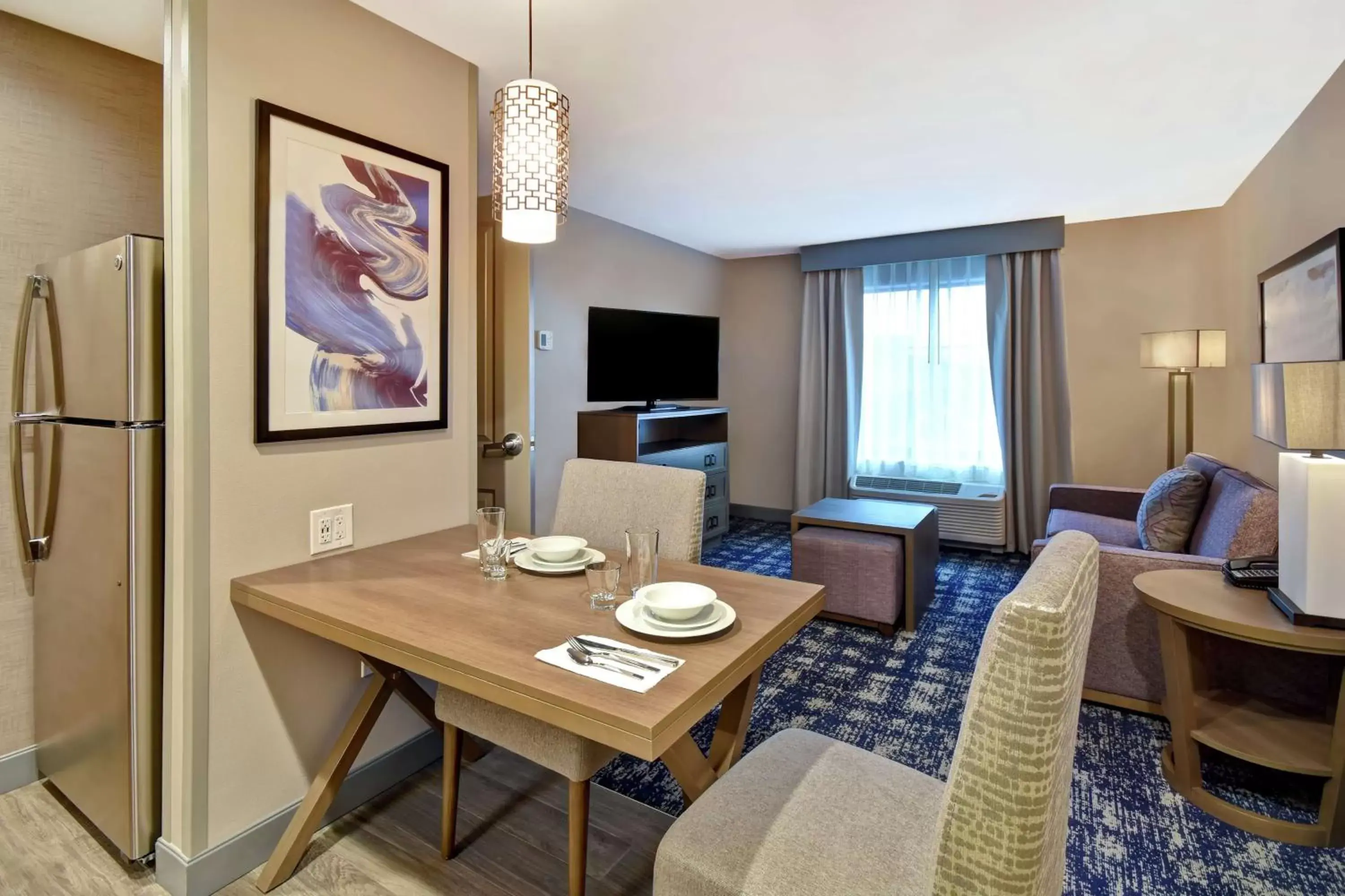 Bedroom, Dining Area in Homewood Suites By Hilton Orange New Haven