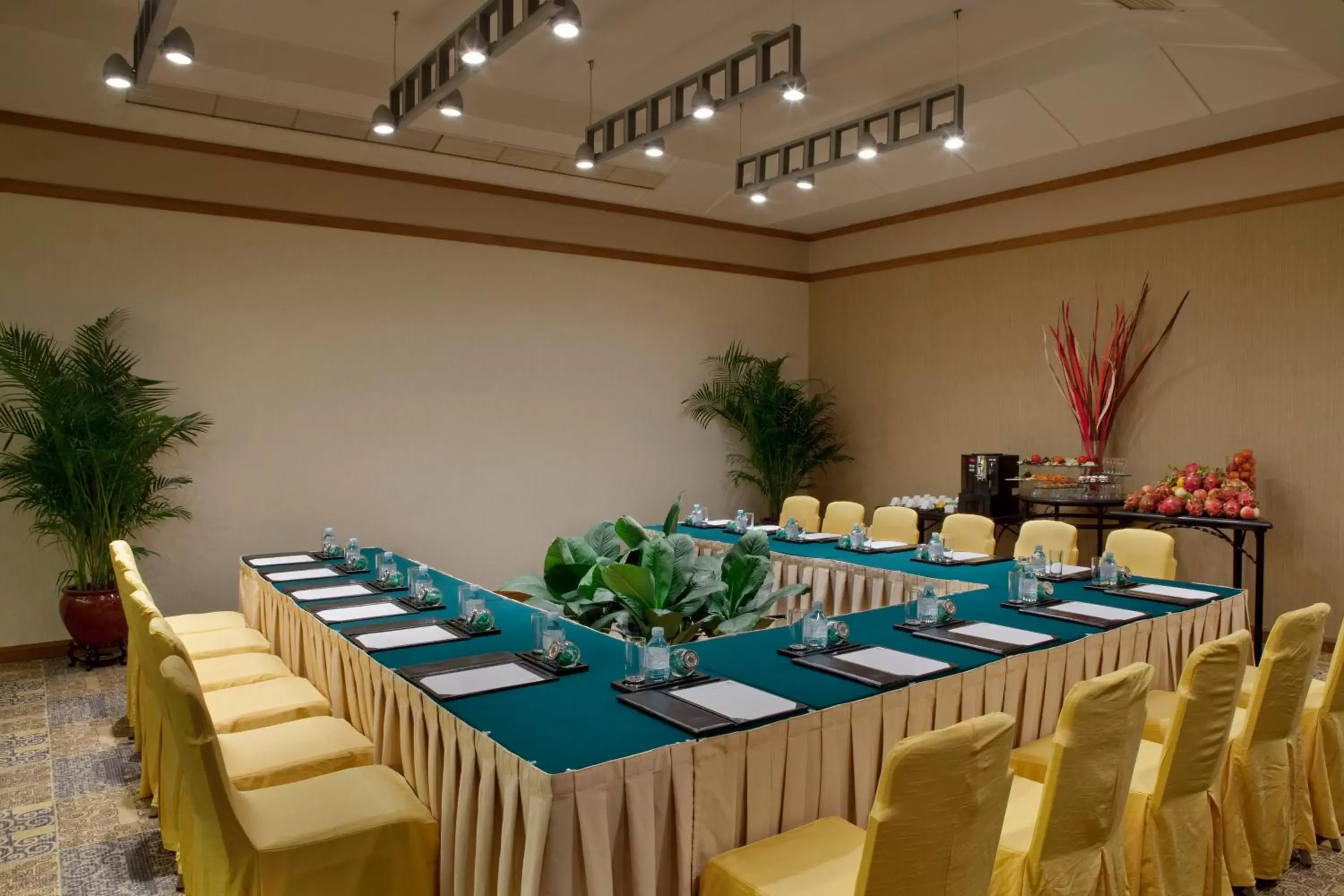 Meeting/conference room in Holiday Inn Temple Of Heaven Beijing, an IHG Hotel