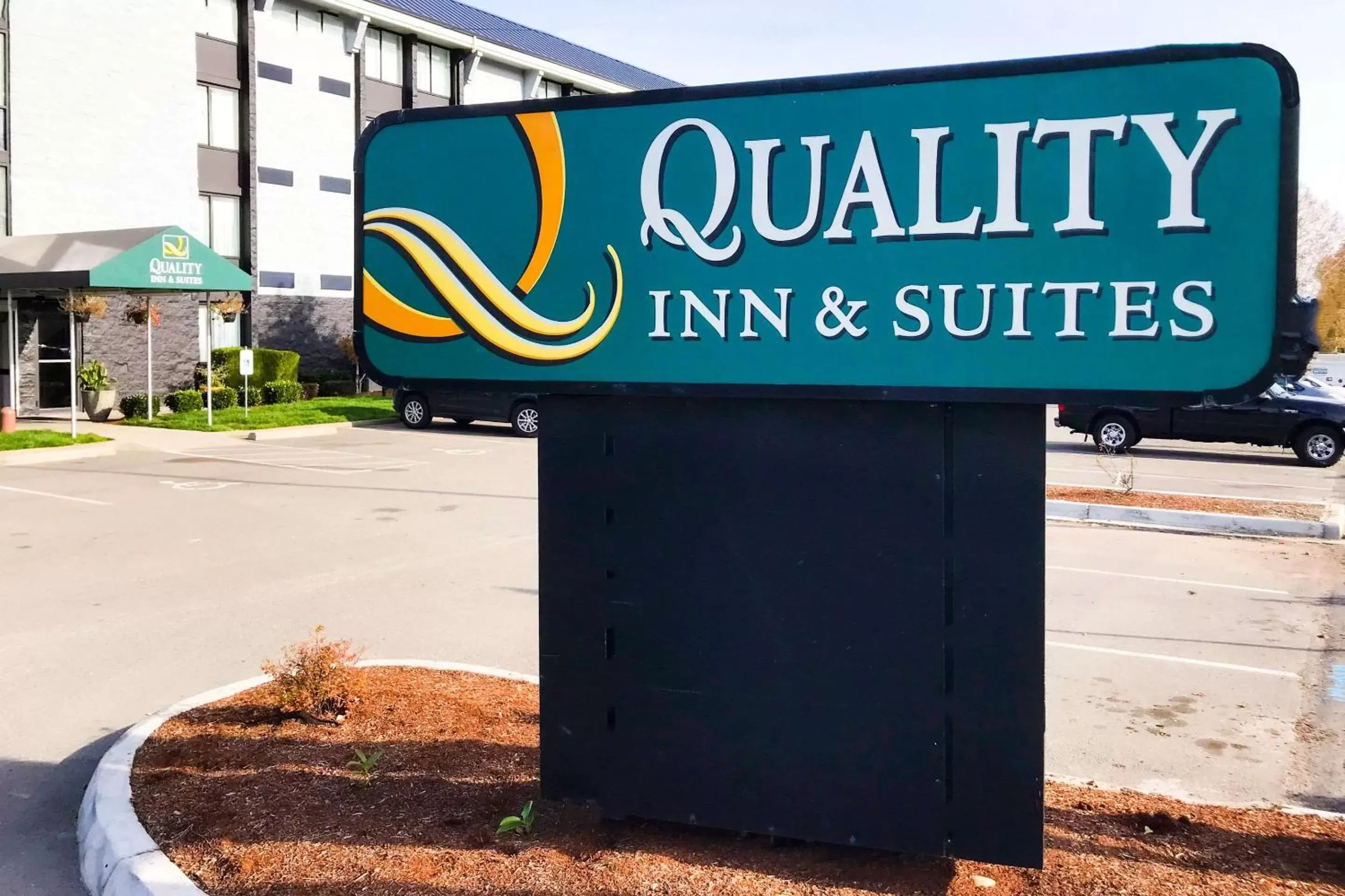 Property building in Quality Inn & Suites Everett