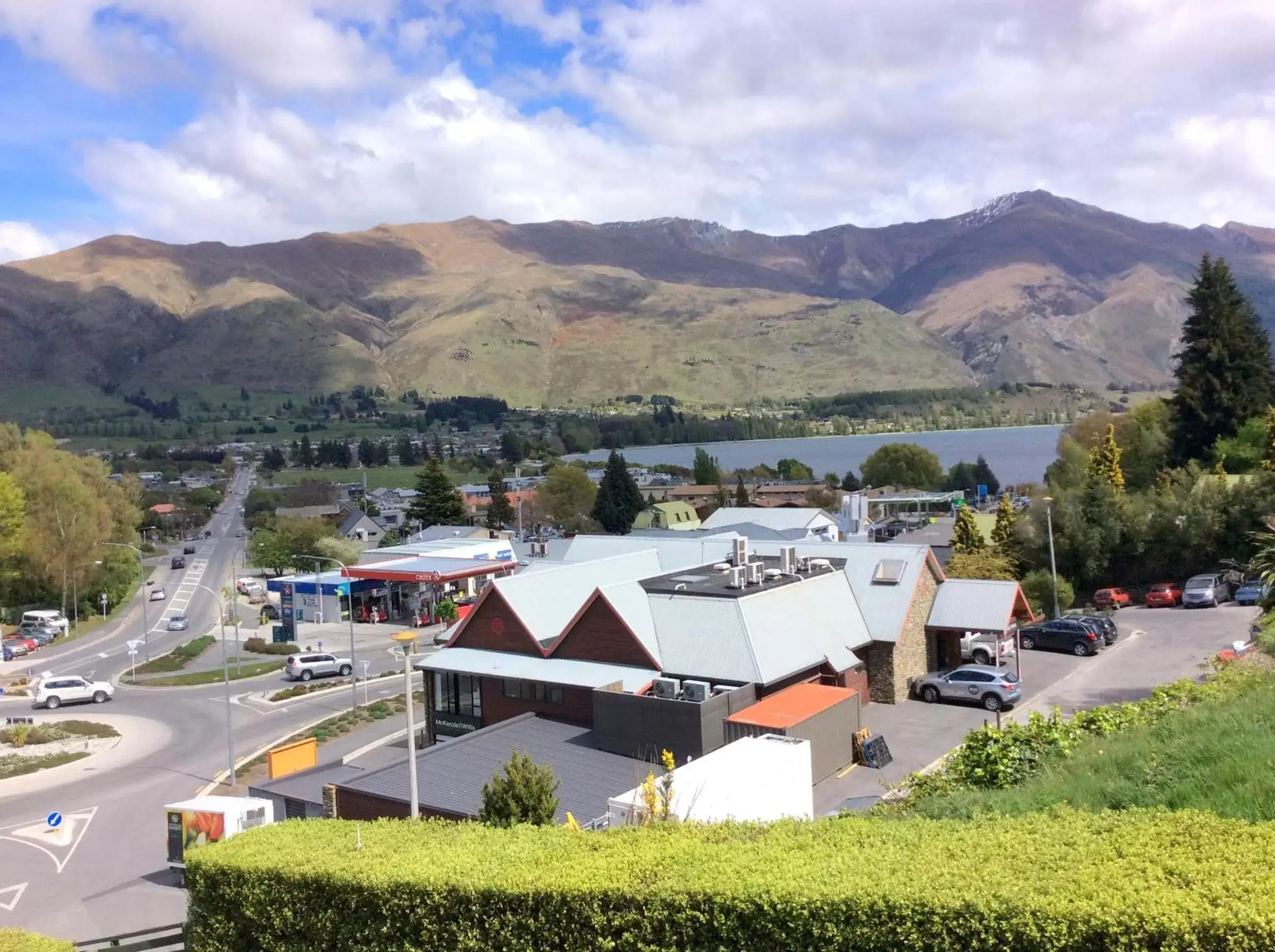 Shower, Neighborhood in Wanaka Heights Motel