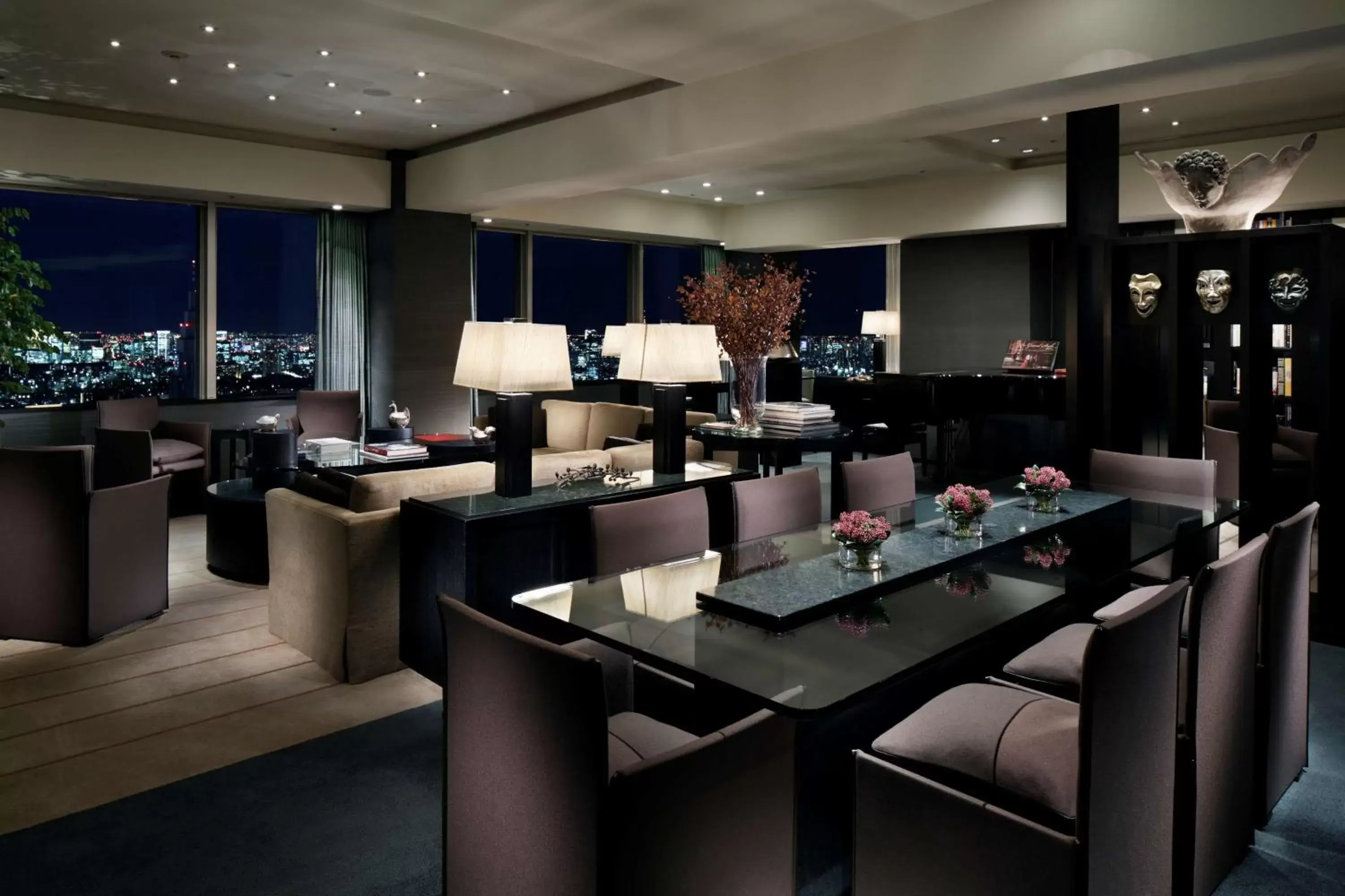 Photo of the whole room, Restaurant/Places to Eat in Park Hyatt Tokyo