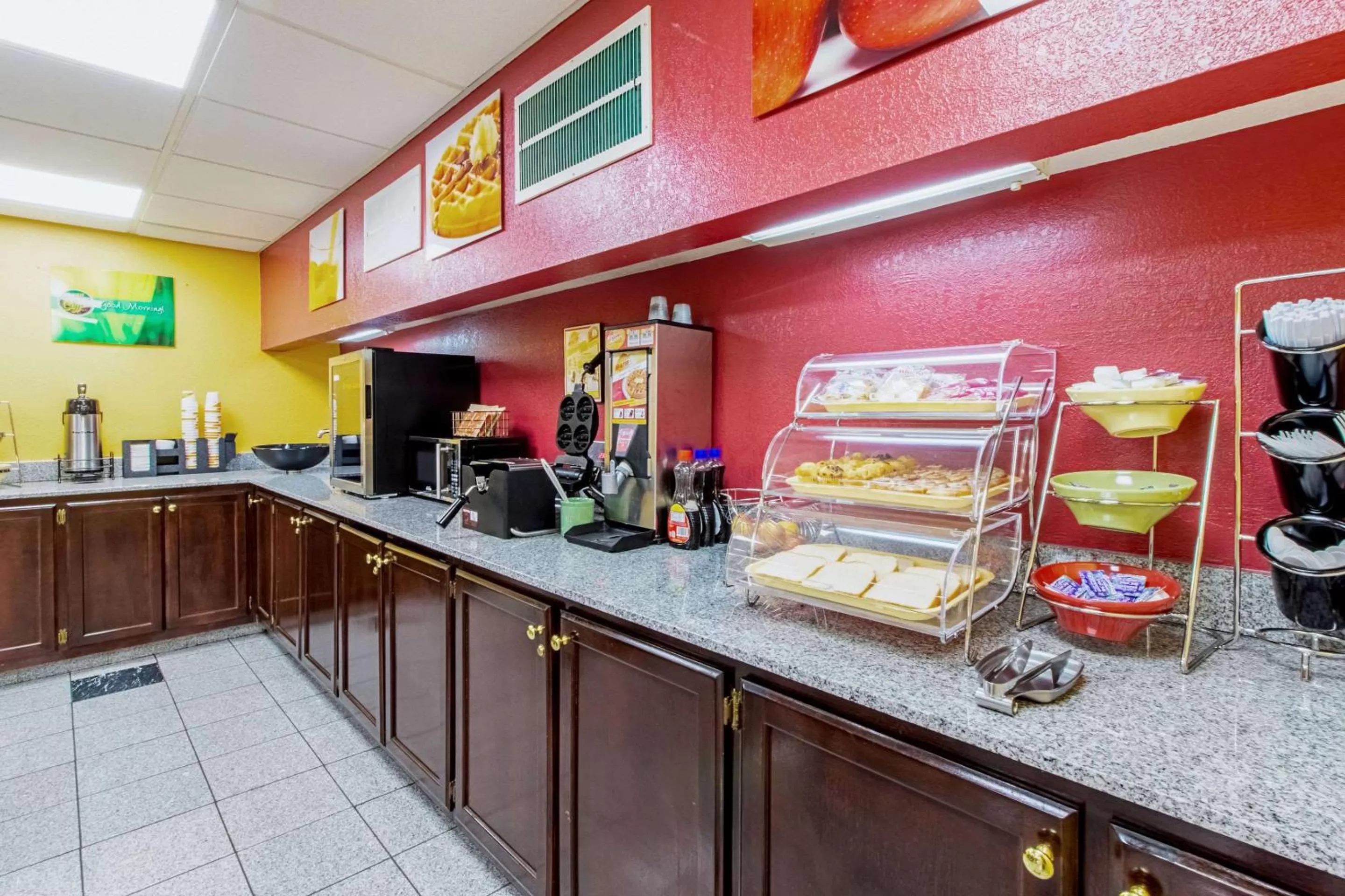 Restaurant/places to eat in Quality Inn & Suites Dickson