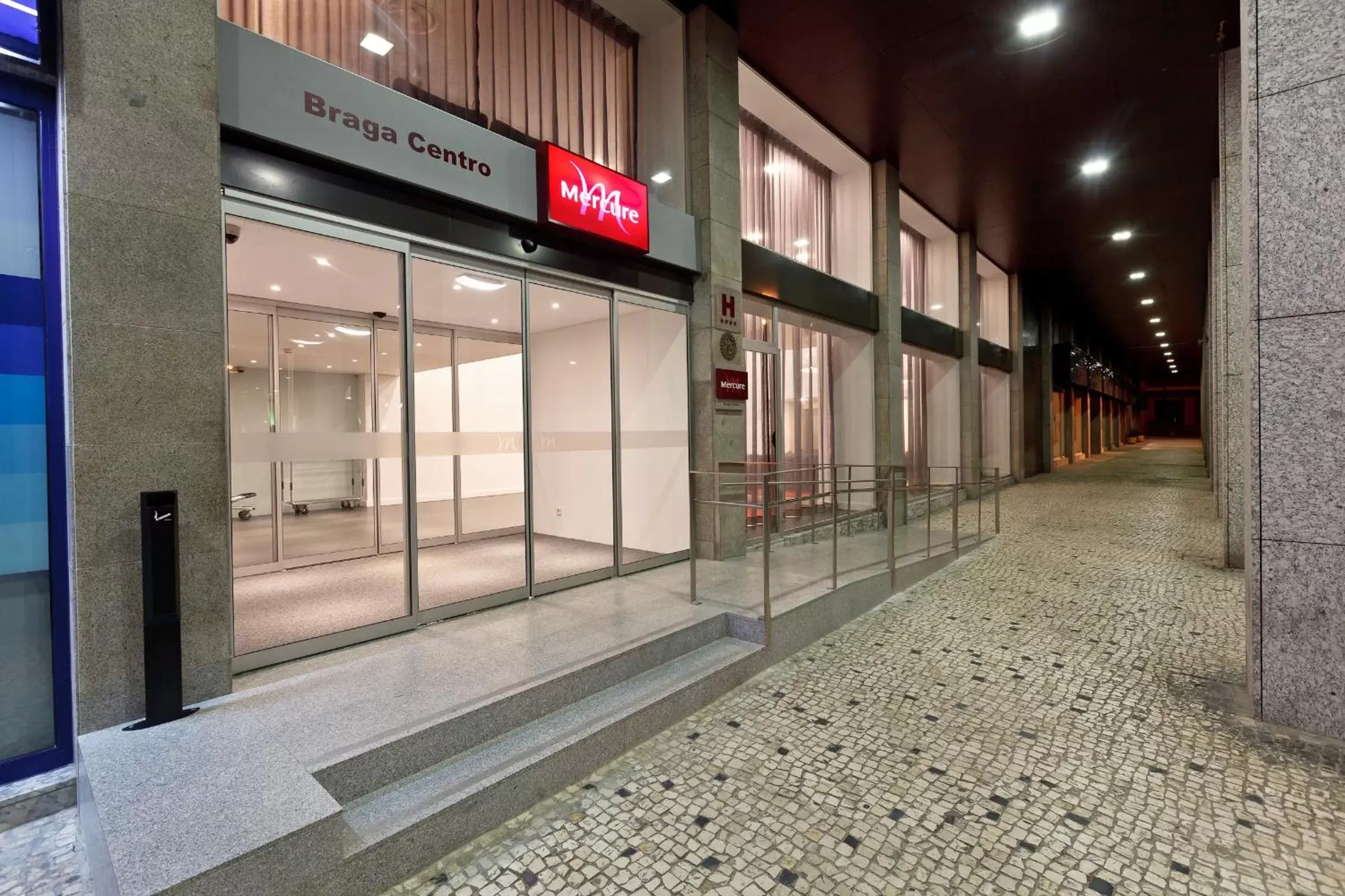 Facade/entrance in Hotel Mercure Braga Centro