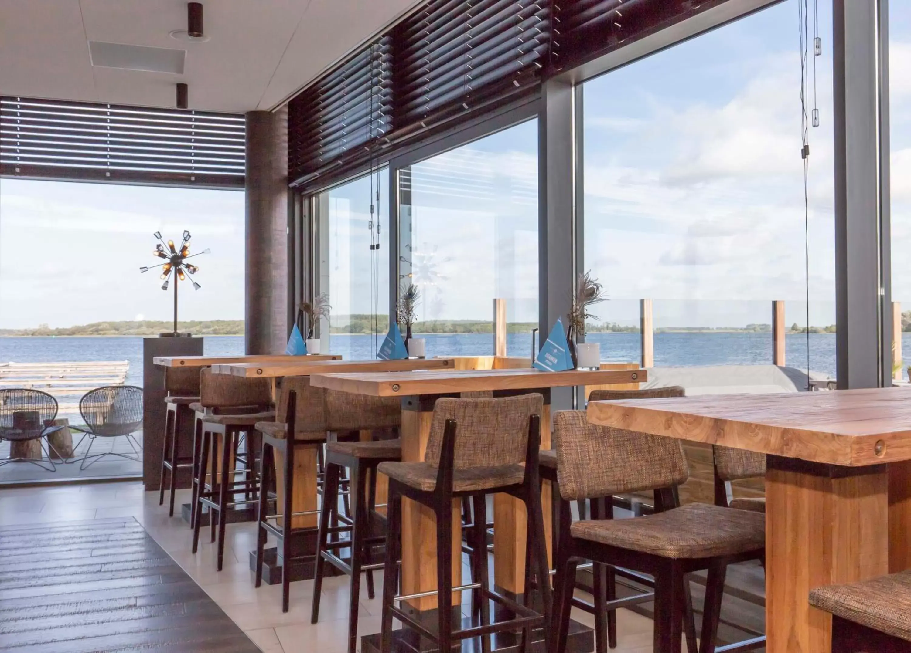 Lounge or bar, Restaurant/Places to Eat in Fletcher Hotel-Restaurant Het Veerse Meer