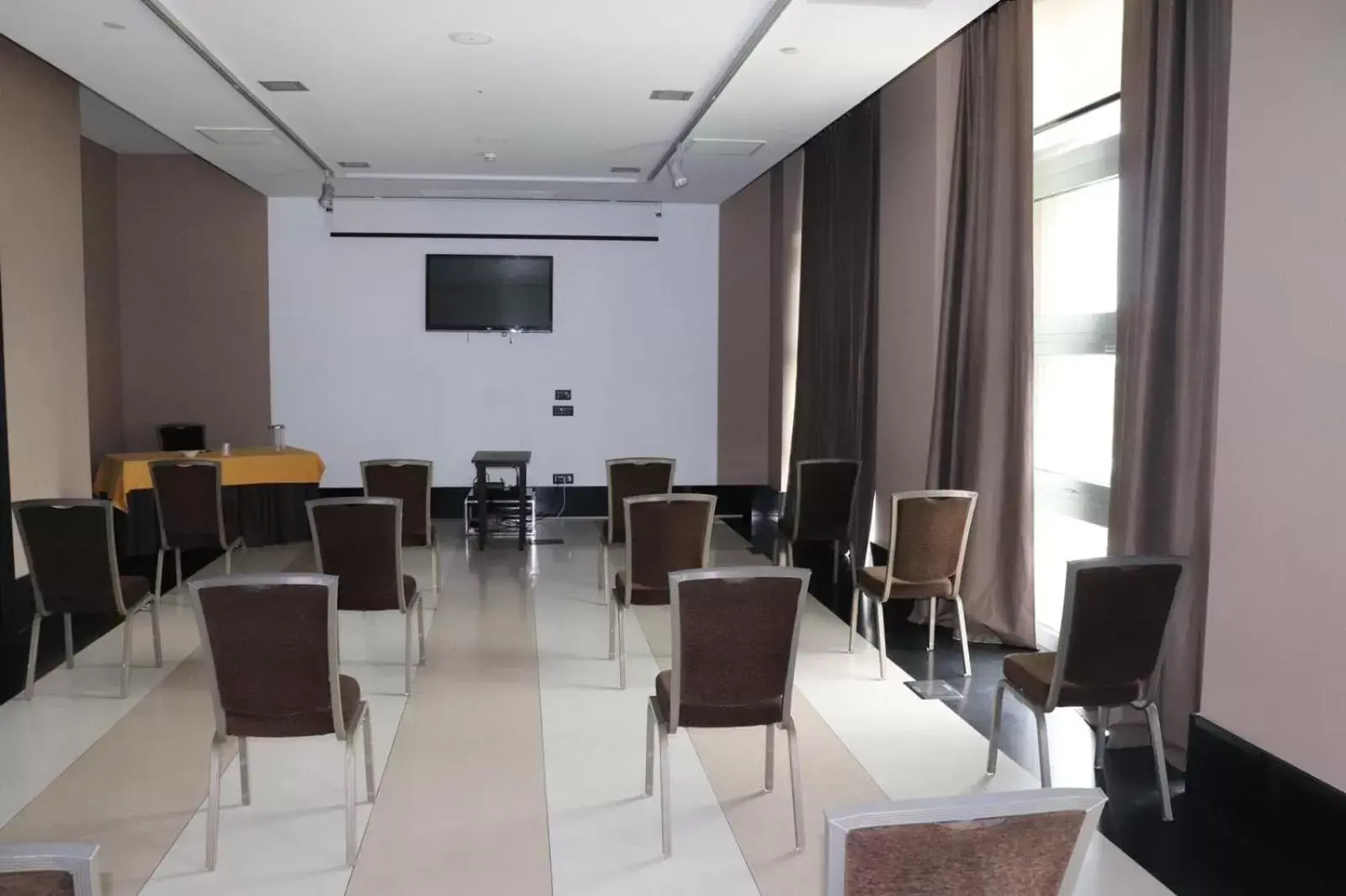 Meeting/conference room, Restaurant/Places to Eat in Parco Dei Principi Hotel Congress & SPA