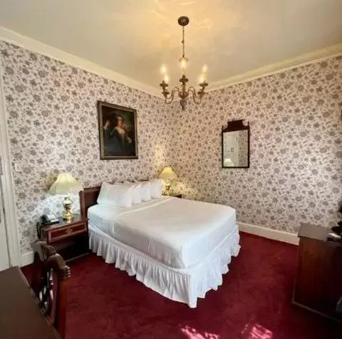 Single Queen Room in Copper Queen Hotel Single Queen Room in Copper Queen Hotel