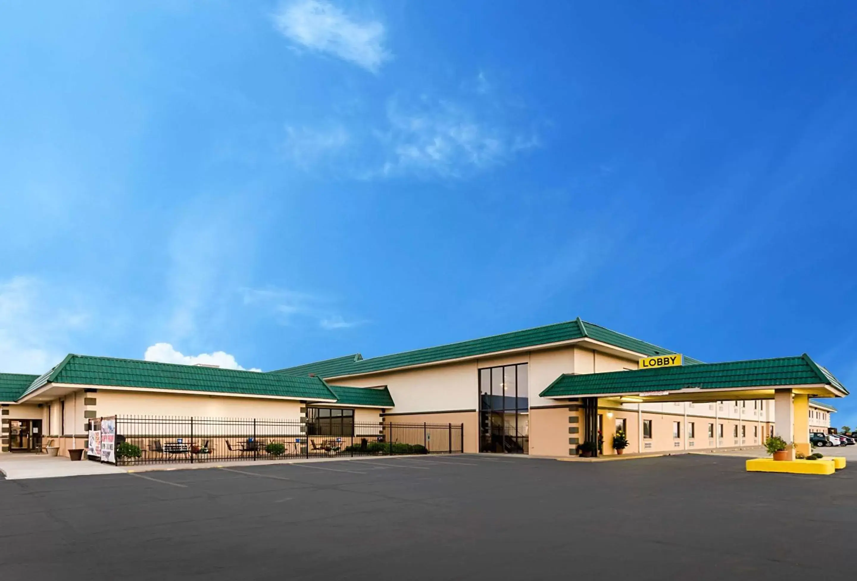 Property Building in Quality Inn & Suites Salina