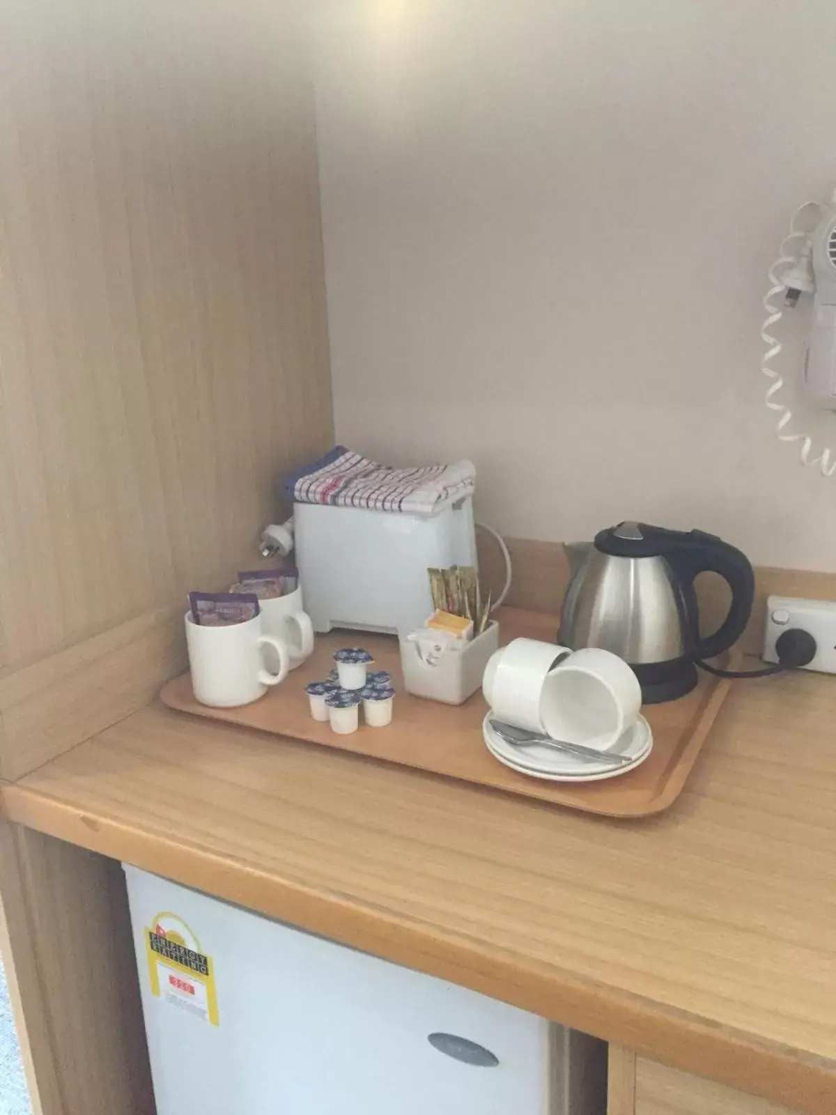 Coffee/tea facilities in Oxley Motel