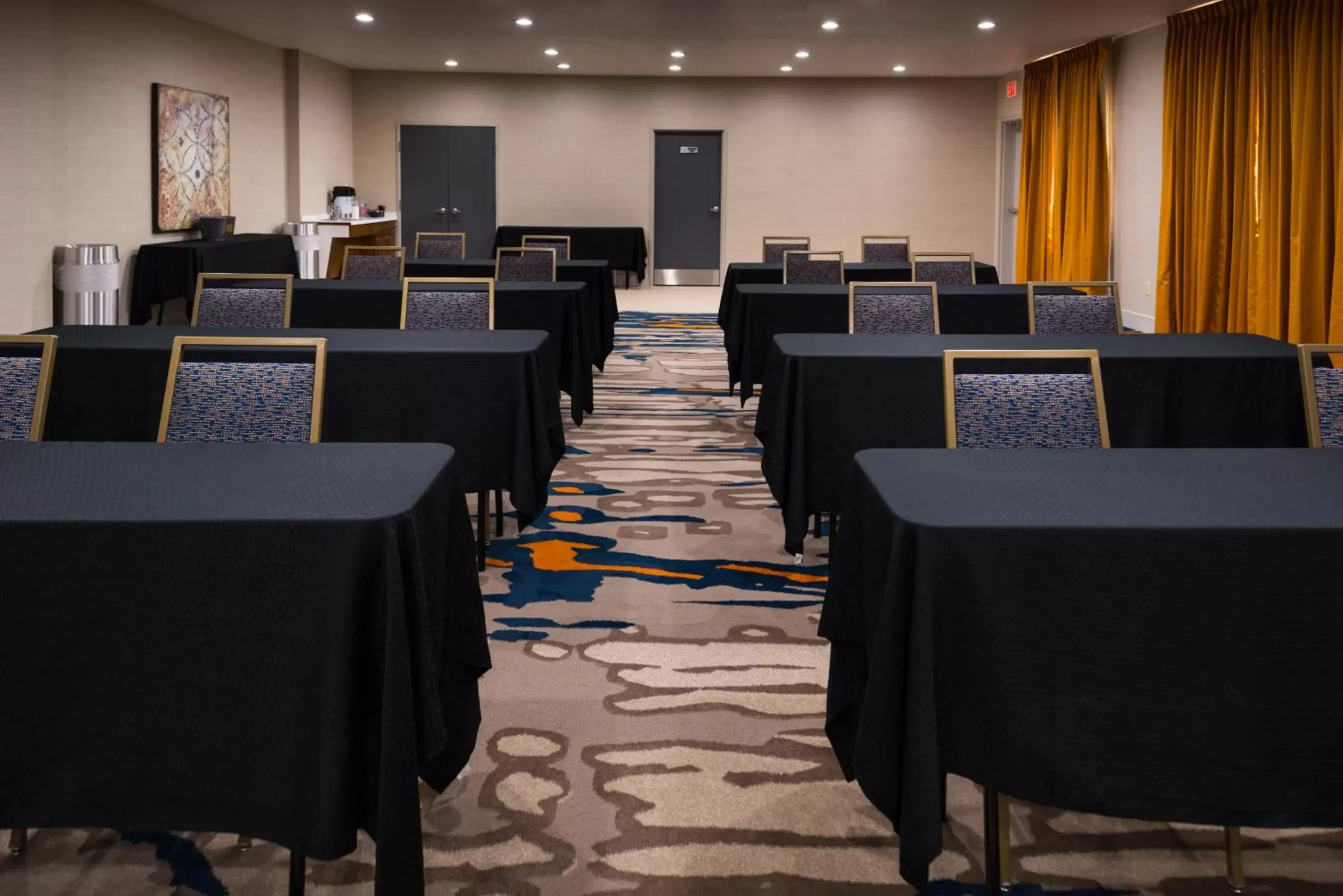 Meeting/conference room in Holiday Inn Express & Suites Alamogordo Highway 54/70, an IHG Hotel