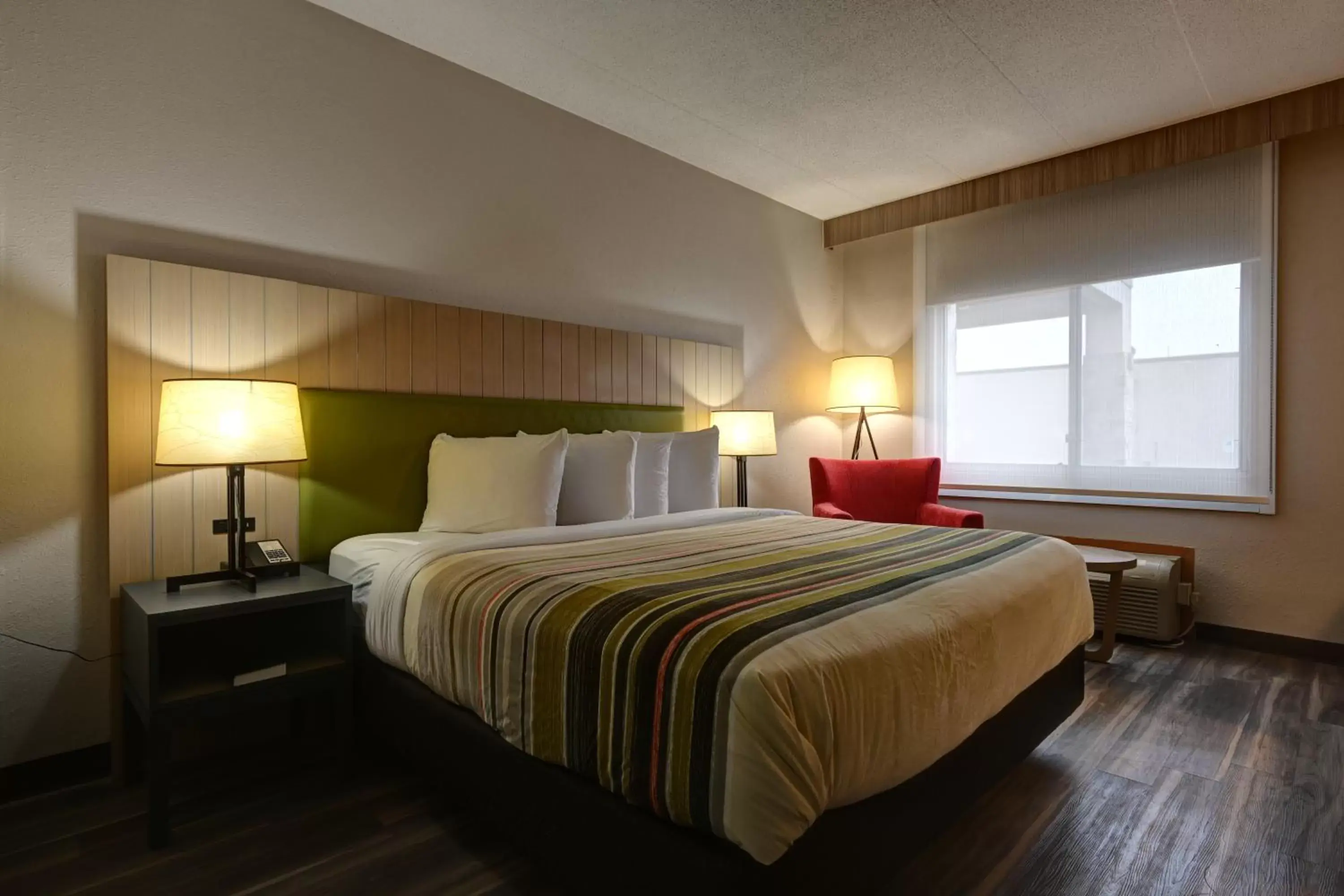 Bed in Country Inn & Suites by Radisson, Pierre, SD