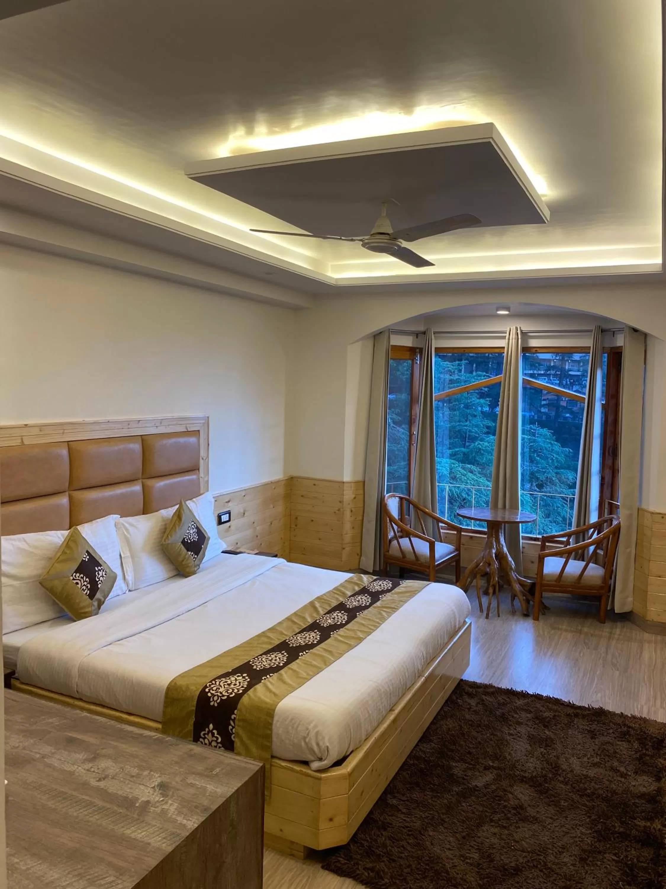 View (from property/room), Bed in Hotel Silverine