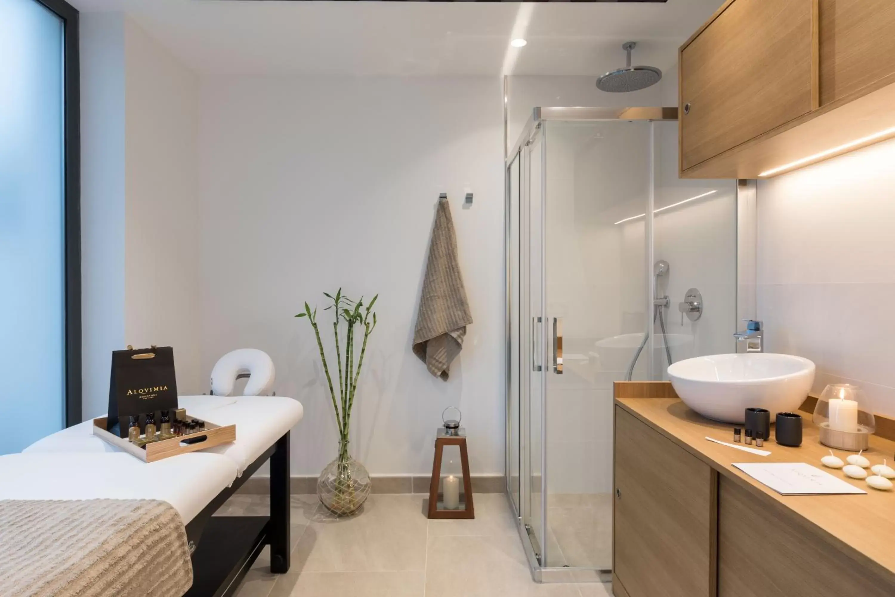 Massage, Bathroom in Bordoy Alcudia Port Suites