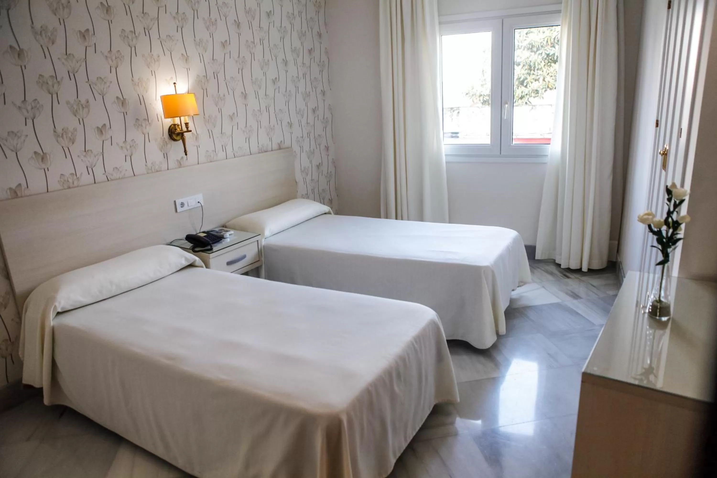 Bedroom, Bed in Chaikana