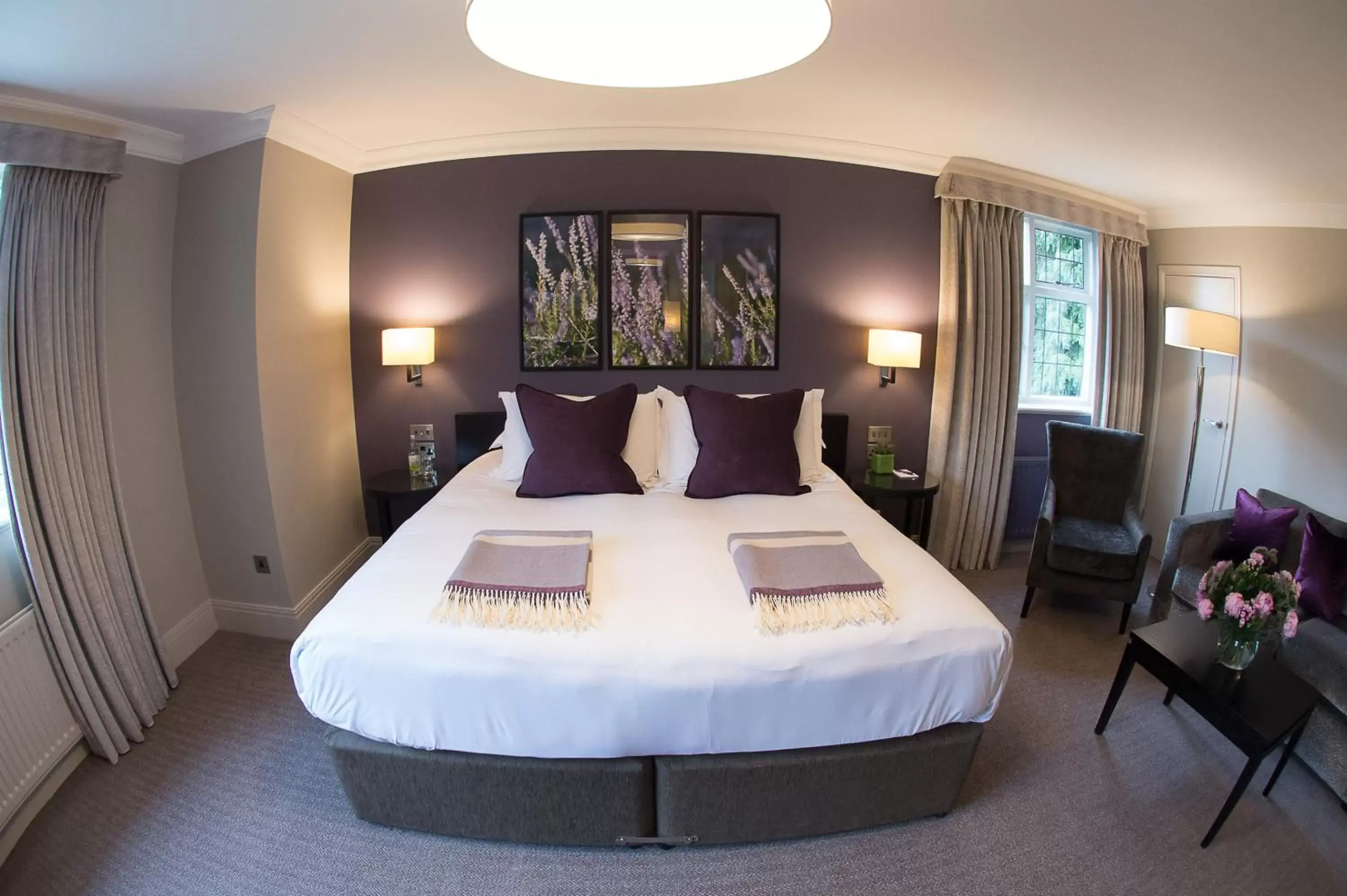 Bedroom, Bed in Hogarths Stone Manor