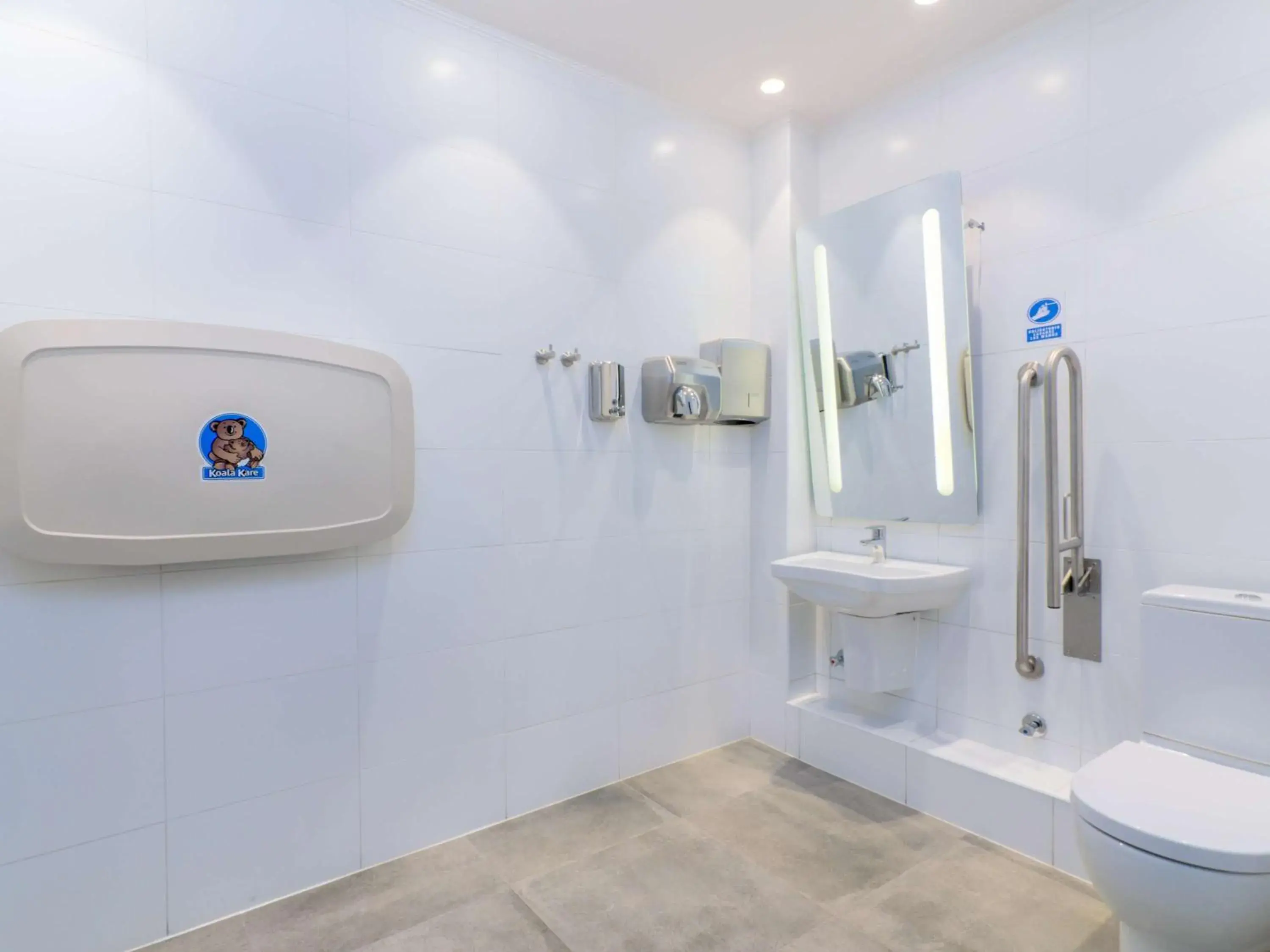 Activities, Bathroom in ibis Iquique