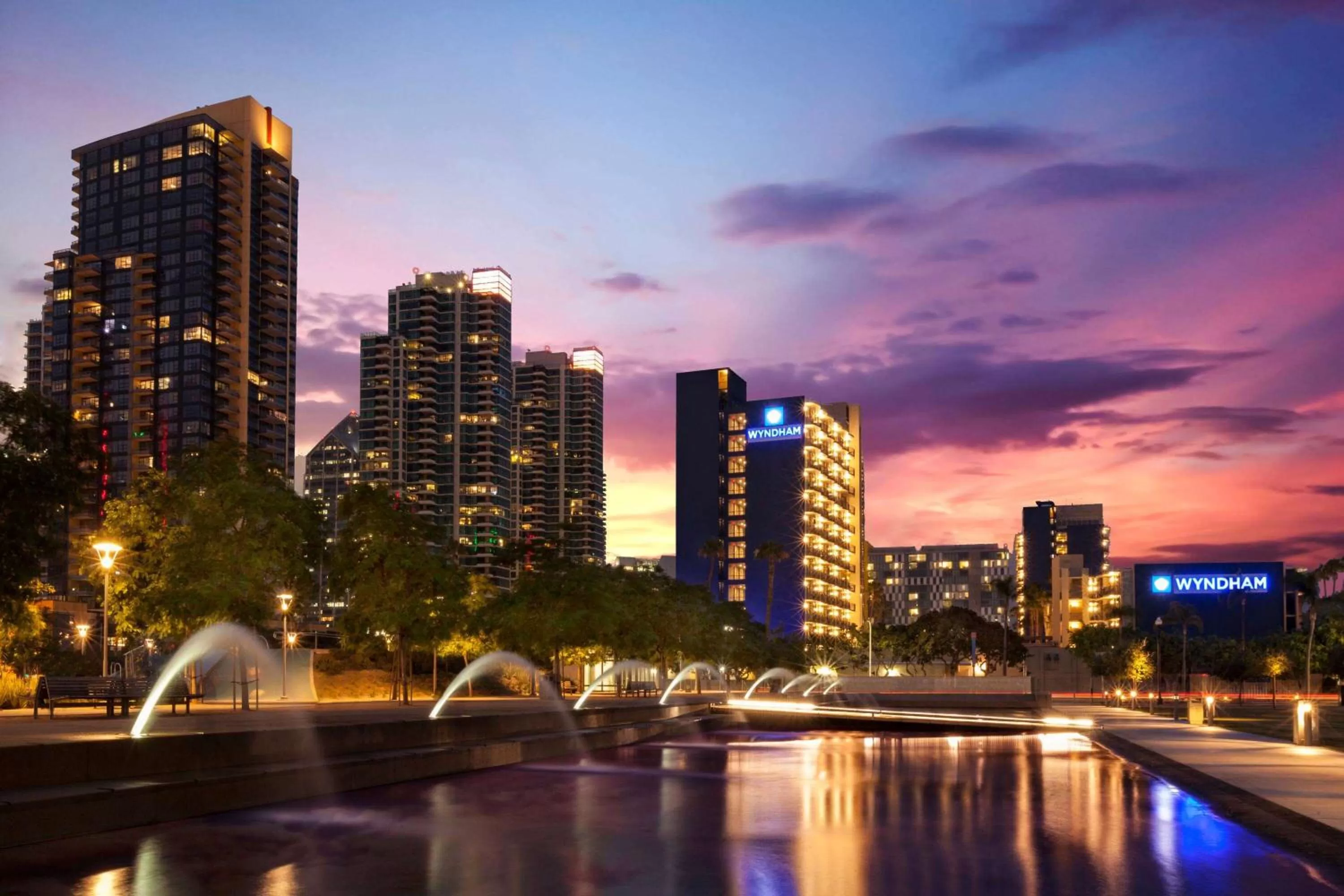 Property building in Wyndham San Diego Bayside