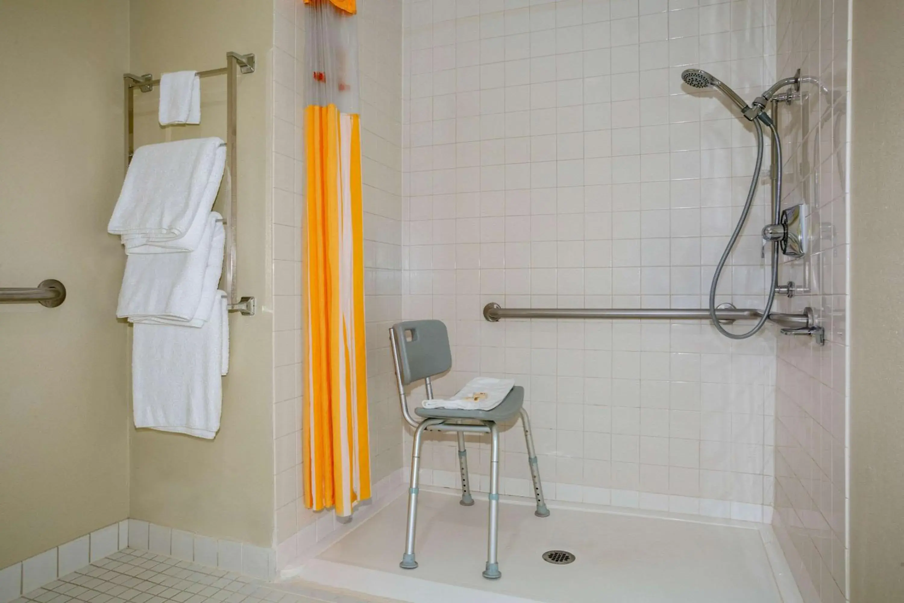 Bathroom in La Quinta Inn & Suites by Wyndham Springdale