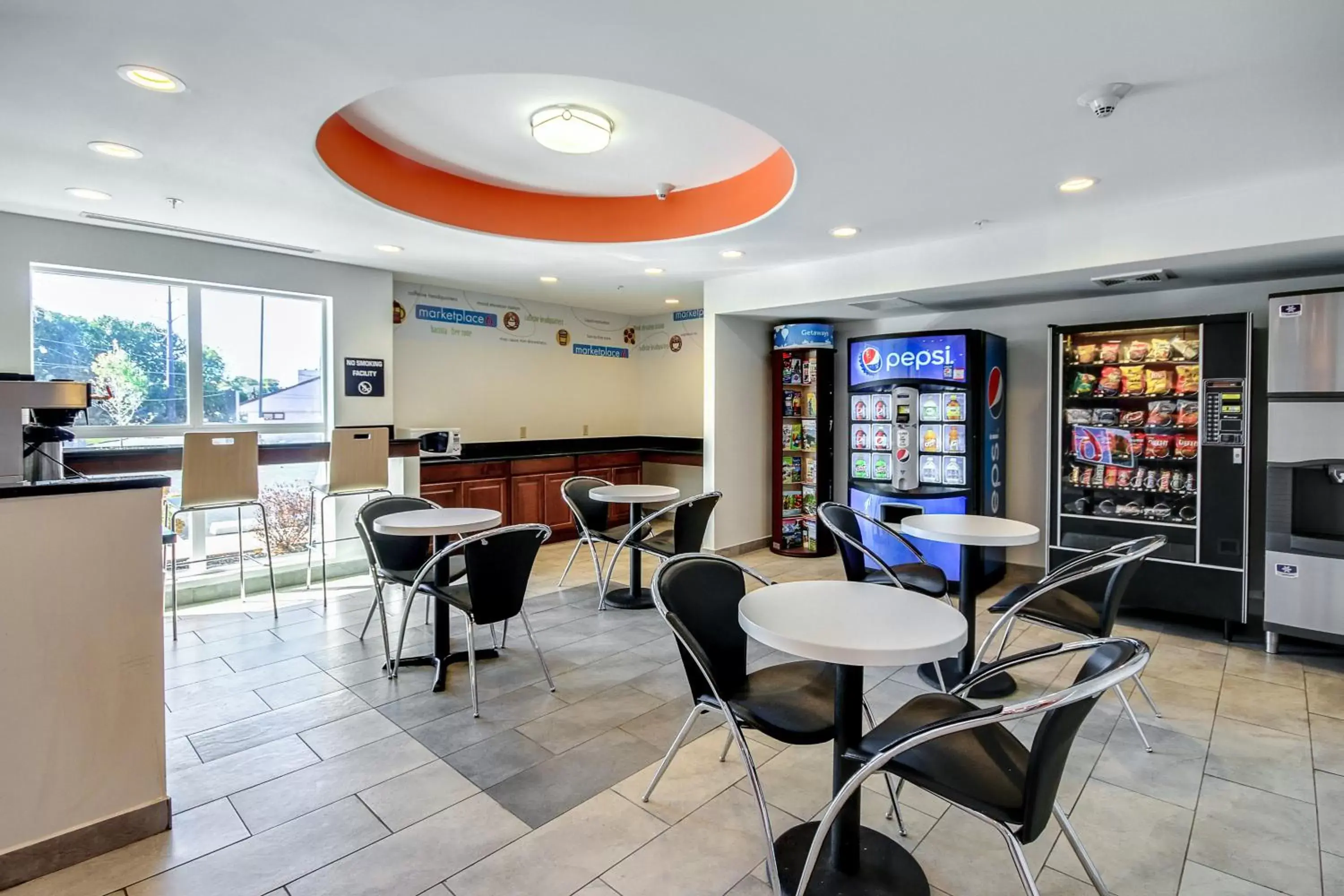 Restaurant/Places to Eat in Motel 6-Allentown, PA