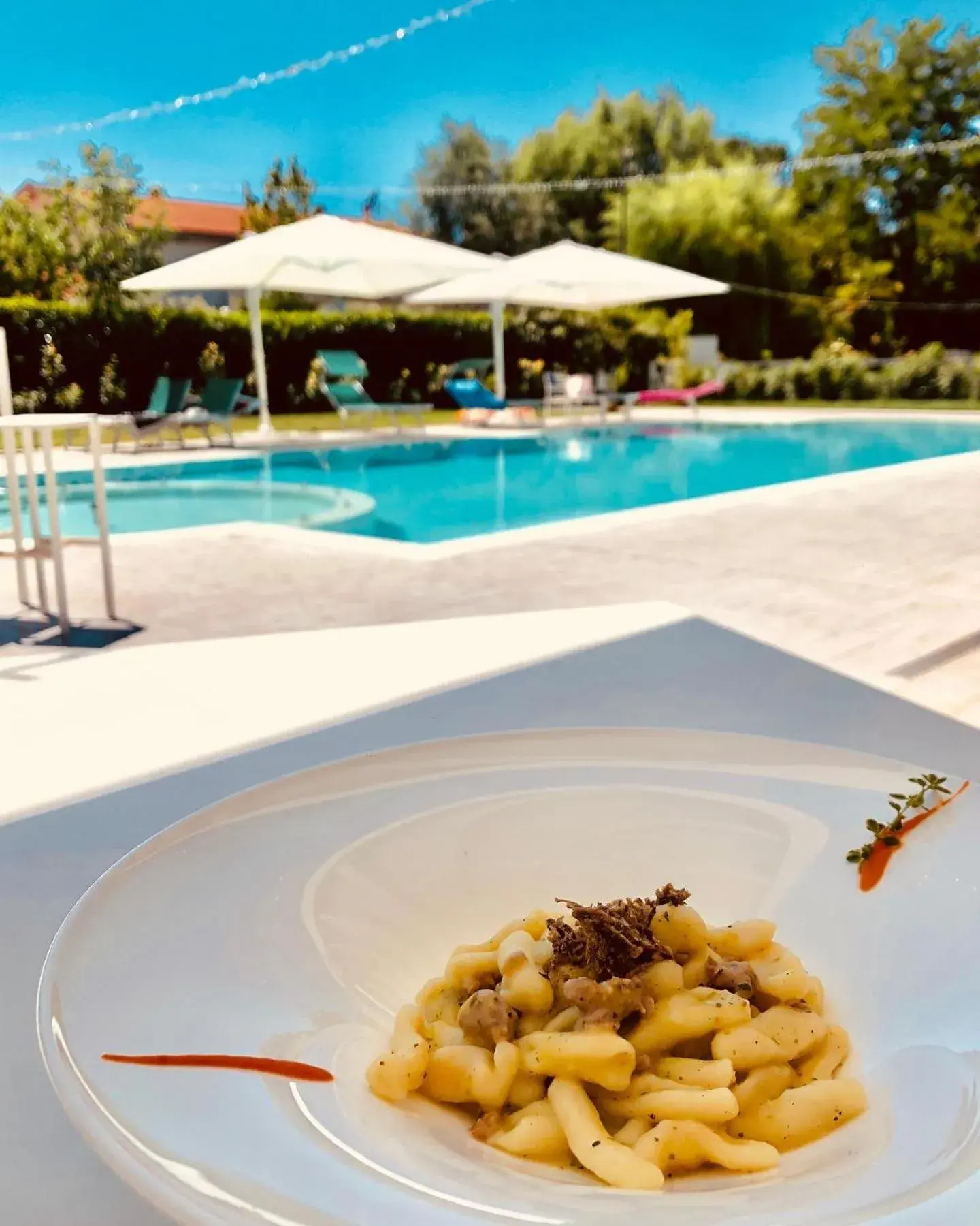 Swimming Pool in Hotel Santacroce Meeting