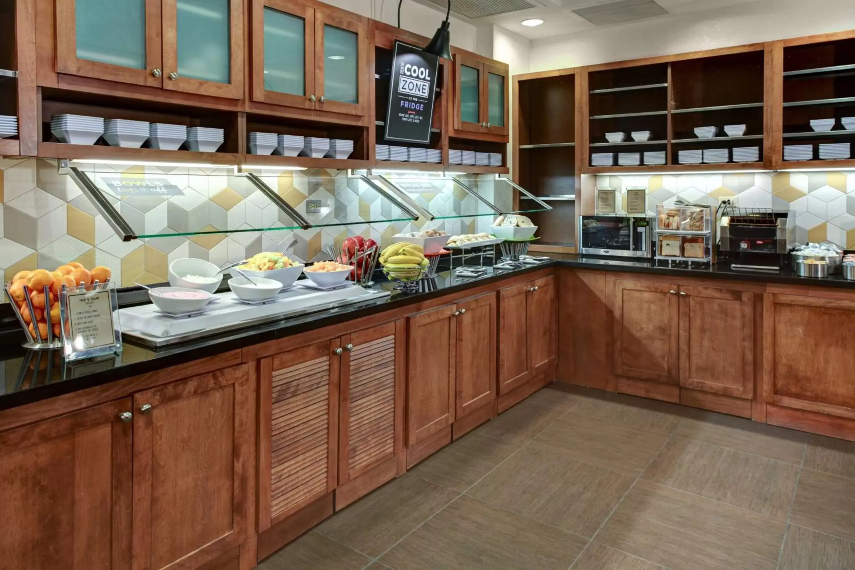 Restaurant/places to eat, Kitchen/Kitchenette in Hyatt Place Lakeland Center