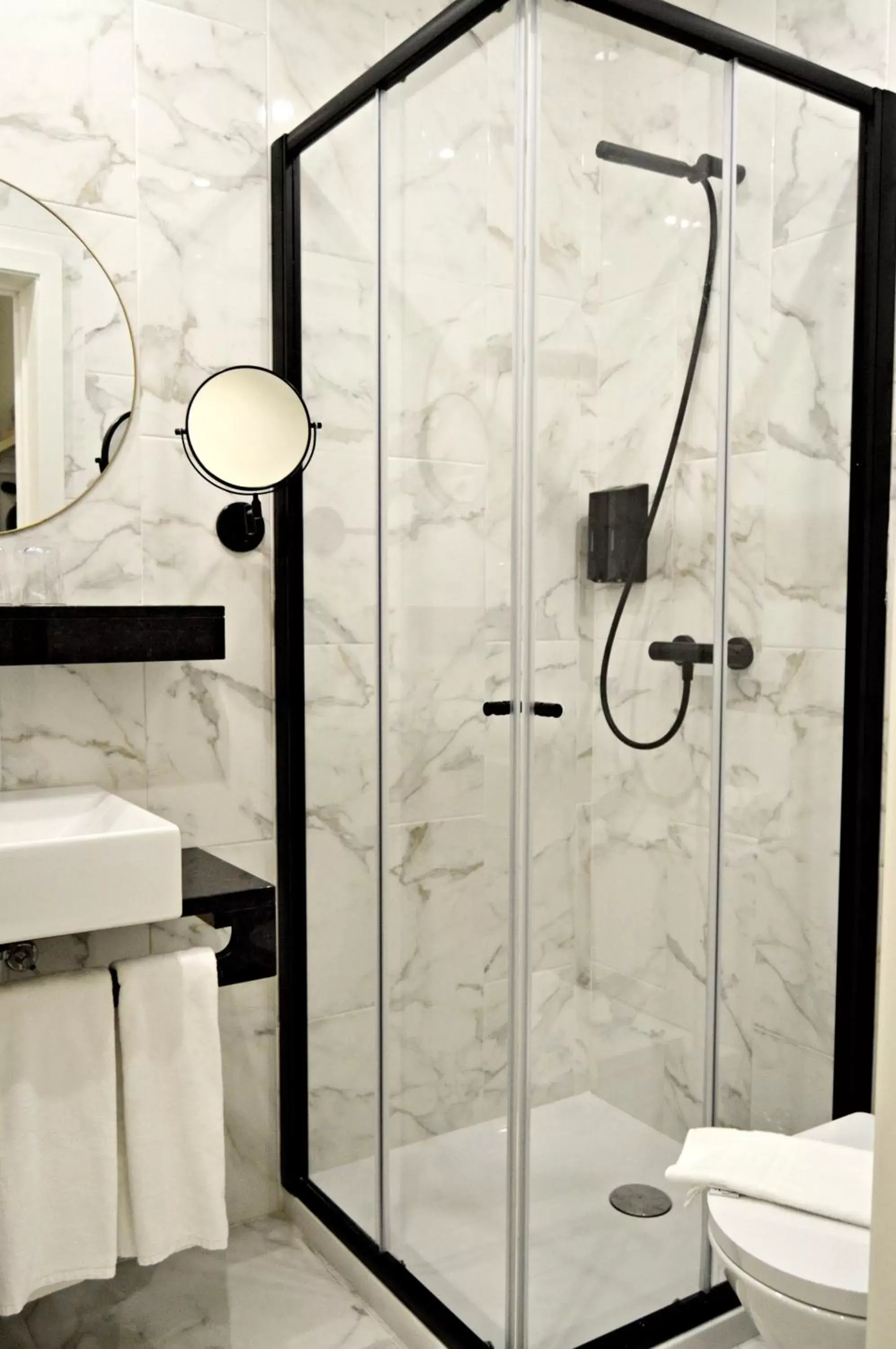 Bathroom in Lisbon City Hollywood Hotel by City Hotels