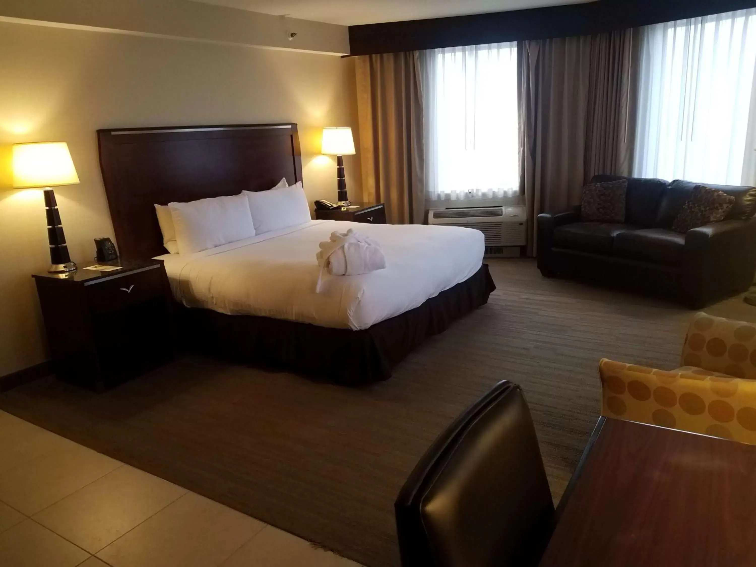 Bedroom, Bed in DoubleTree by Hilton Hotel Denver - Thornton