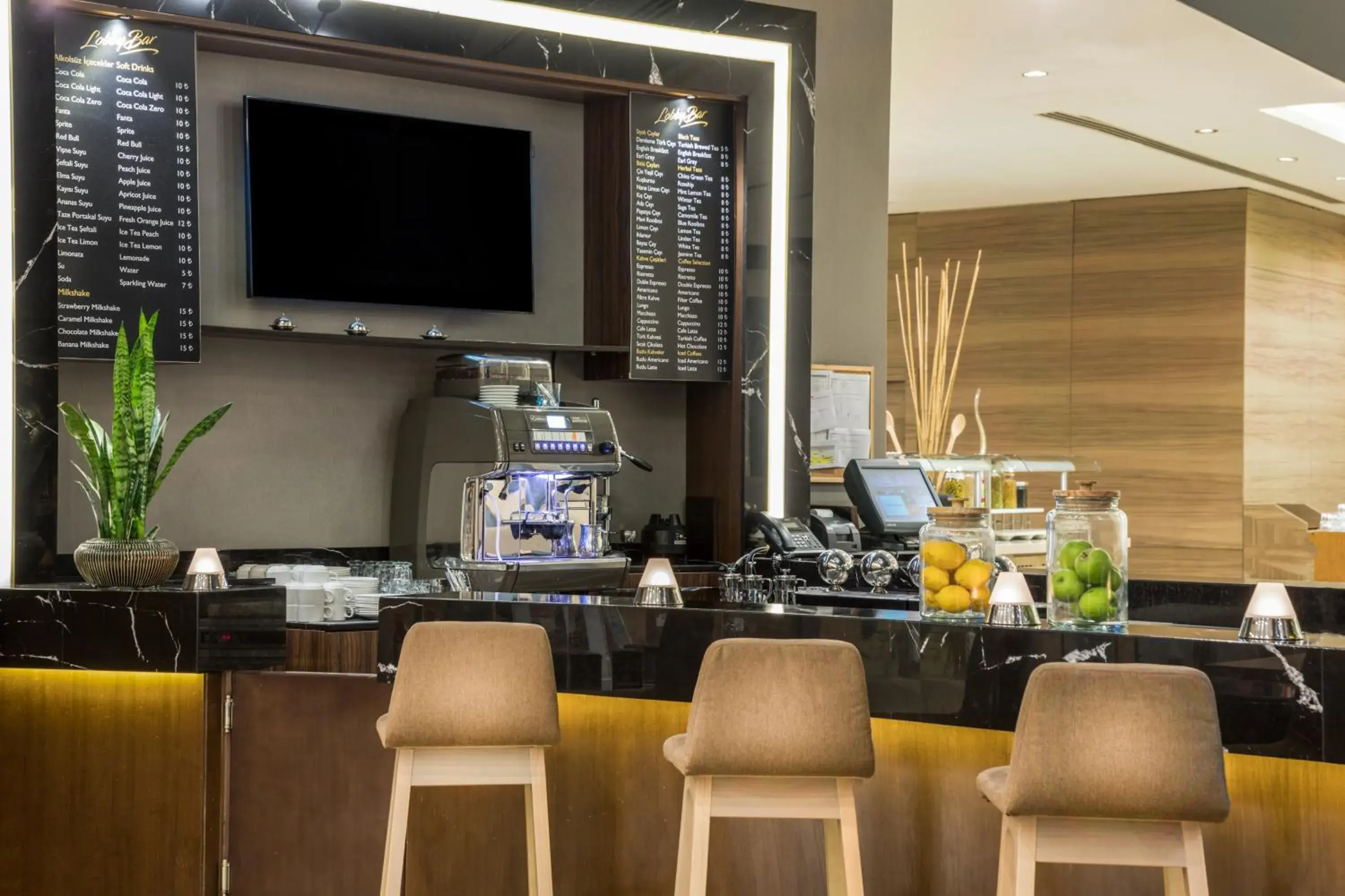 Lounge or bar in Clarion Hotel Golden Horn