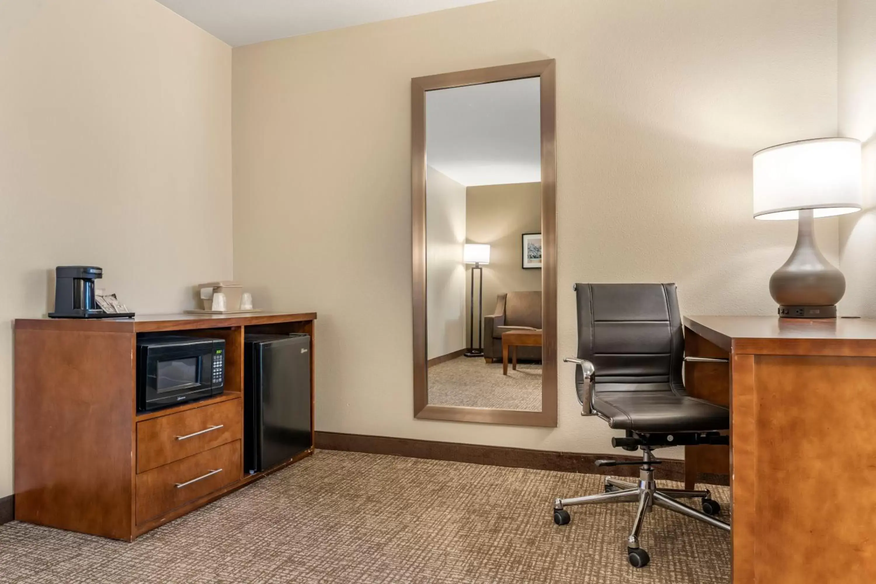 King Room - Non-Smoking in Comfort Suites Red Bluff near I-5