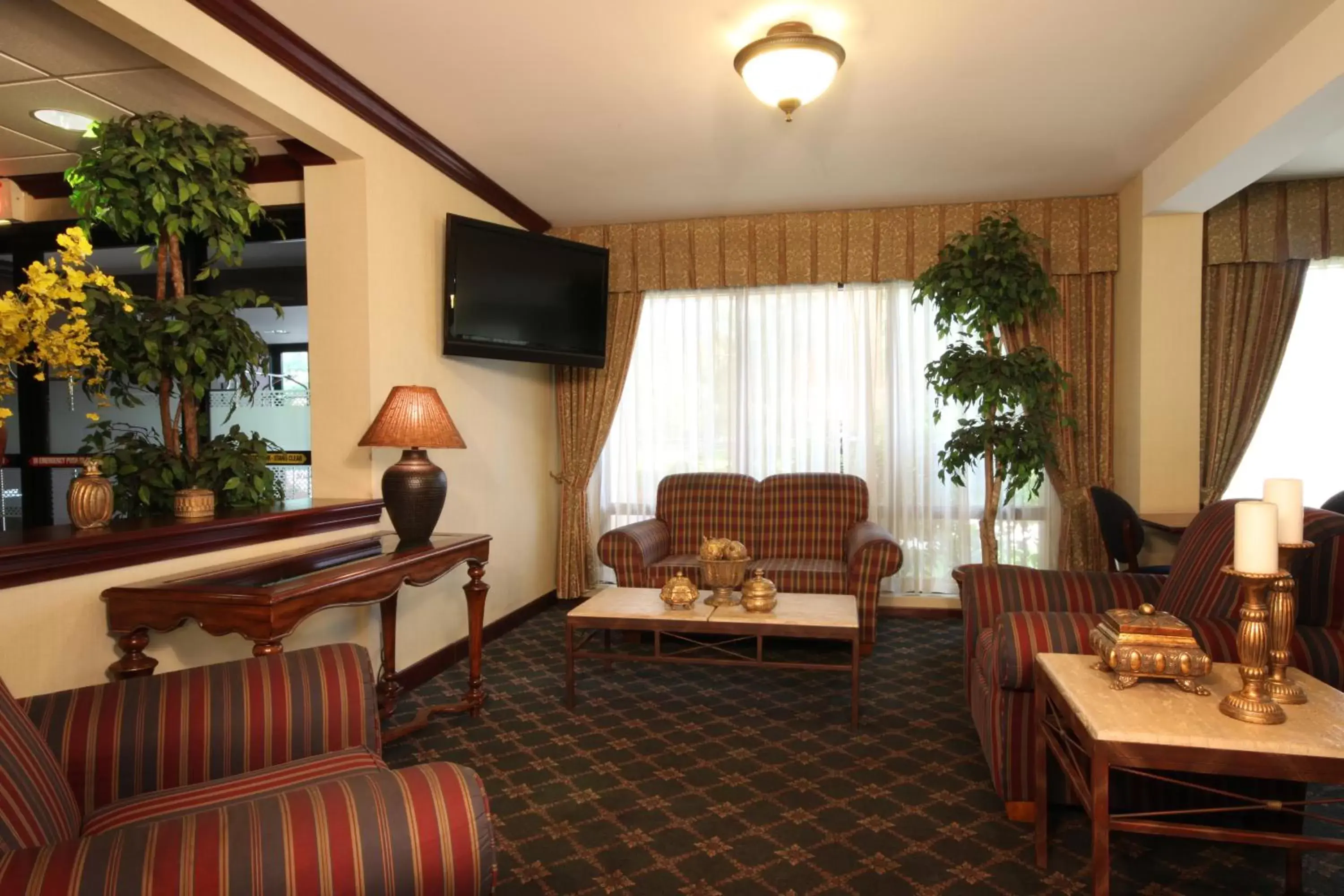 Lobby or reception, Seating Area in SureStay Hotel by Best Western Secaucus Meadowlands