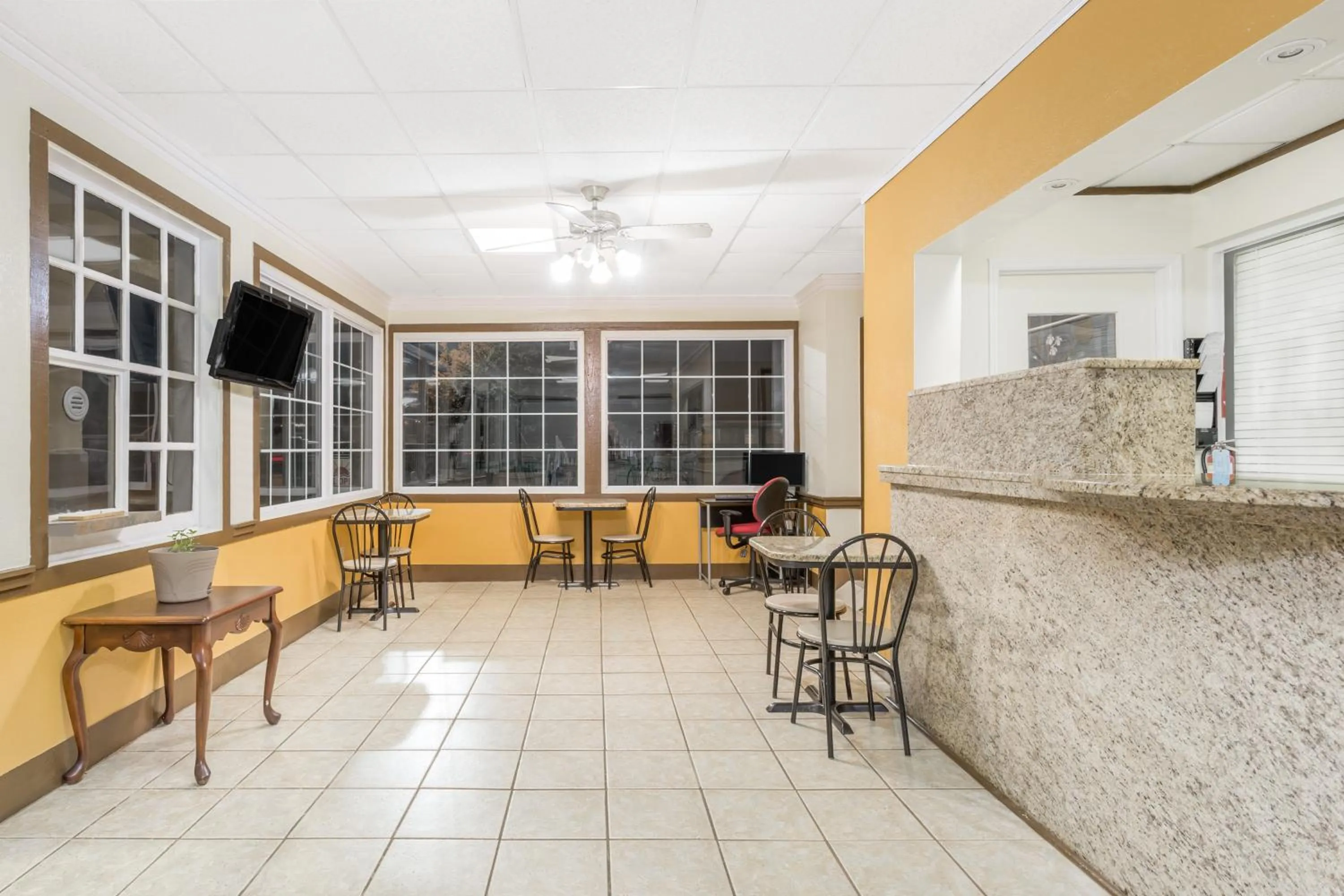 Lobby or reception in Super 8 by Wyndham Santee