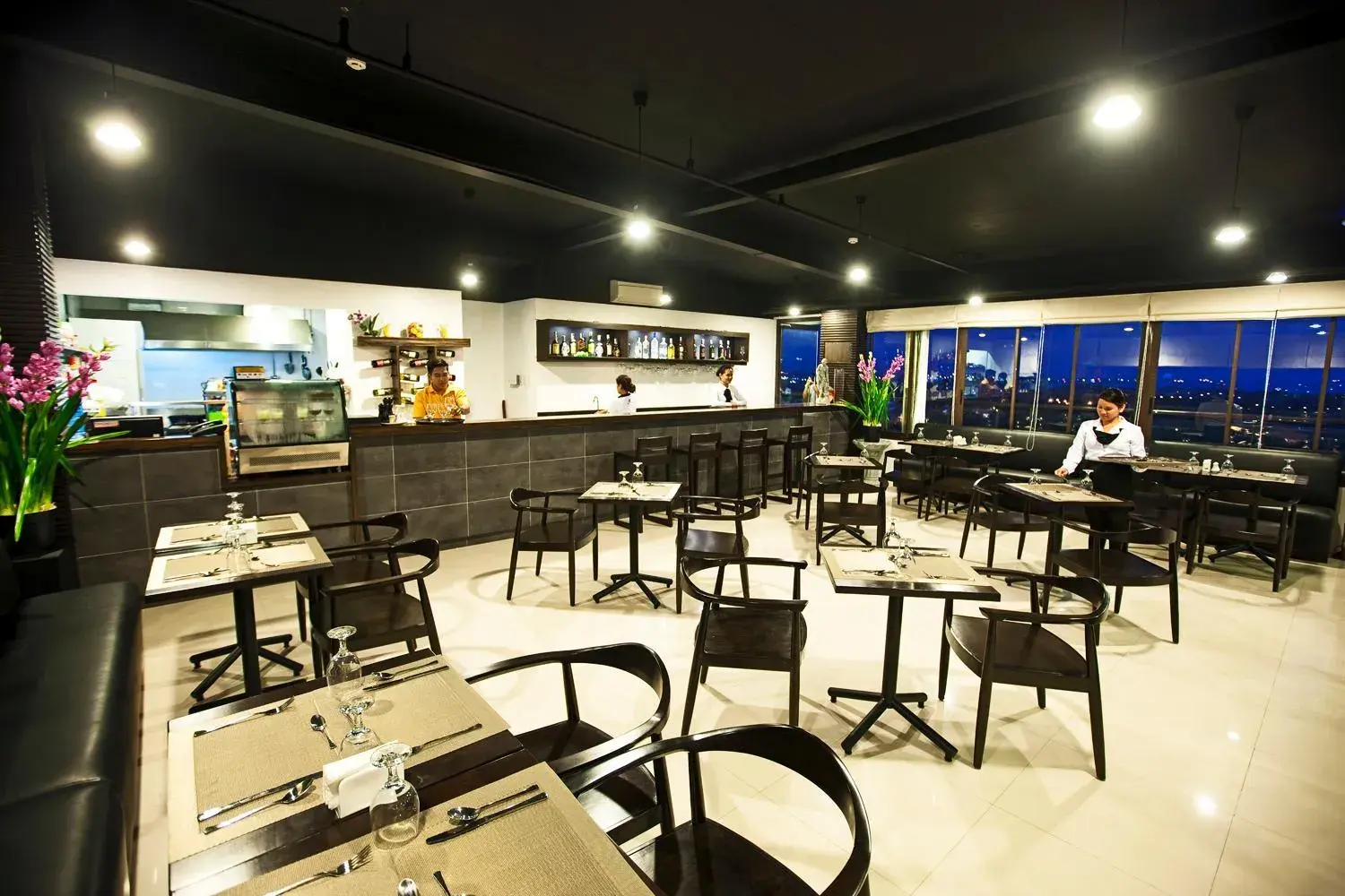 Restaurant/places to eat in COPENHAGEN MAIN RESIDENCES Restaurant/places to eat in COPENHAGEN MAIN RESIDENCES