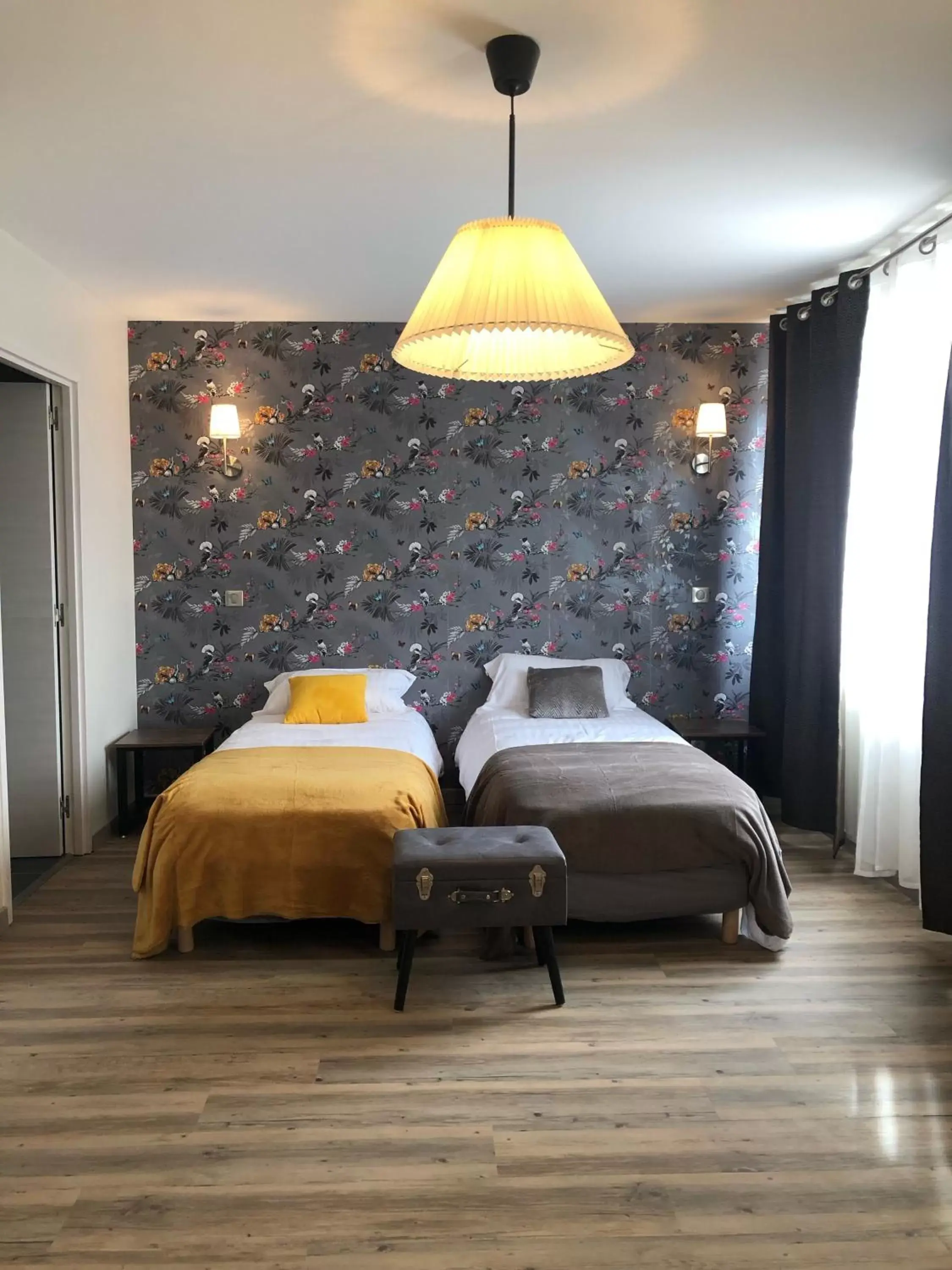 Photo of the whole room, Bed in Hôtel L'ange de la vallée
