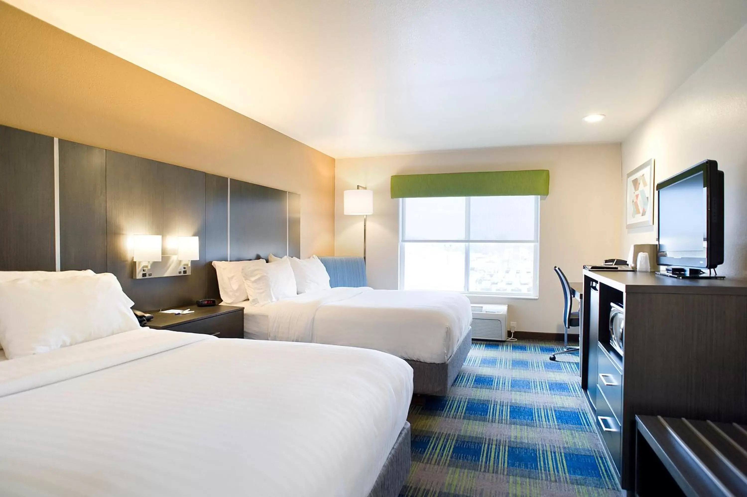 Photo of the whole room in Holiday Inn Express Hotel & Suites Brookings, an IHG Hotel