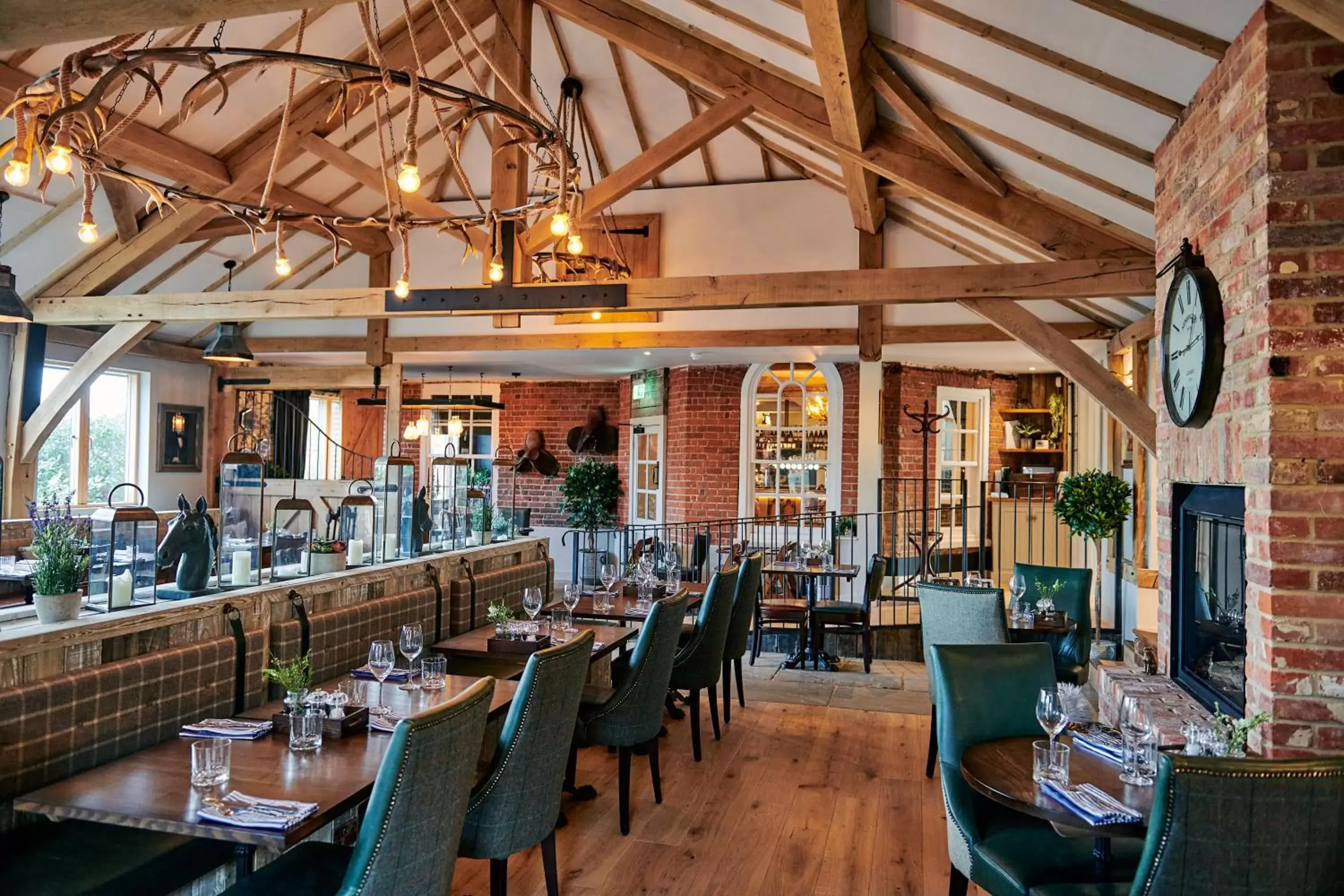 Restaurant/Places to Eat in Hare And Hounds Newbury