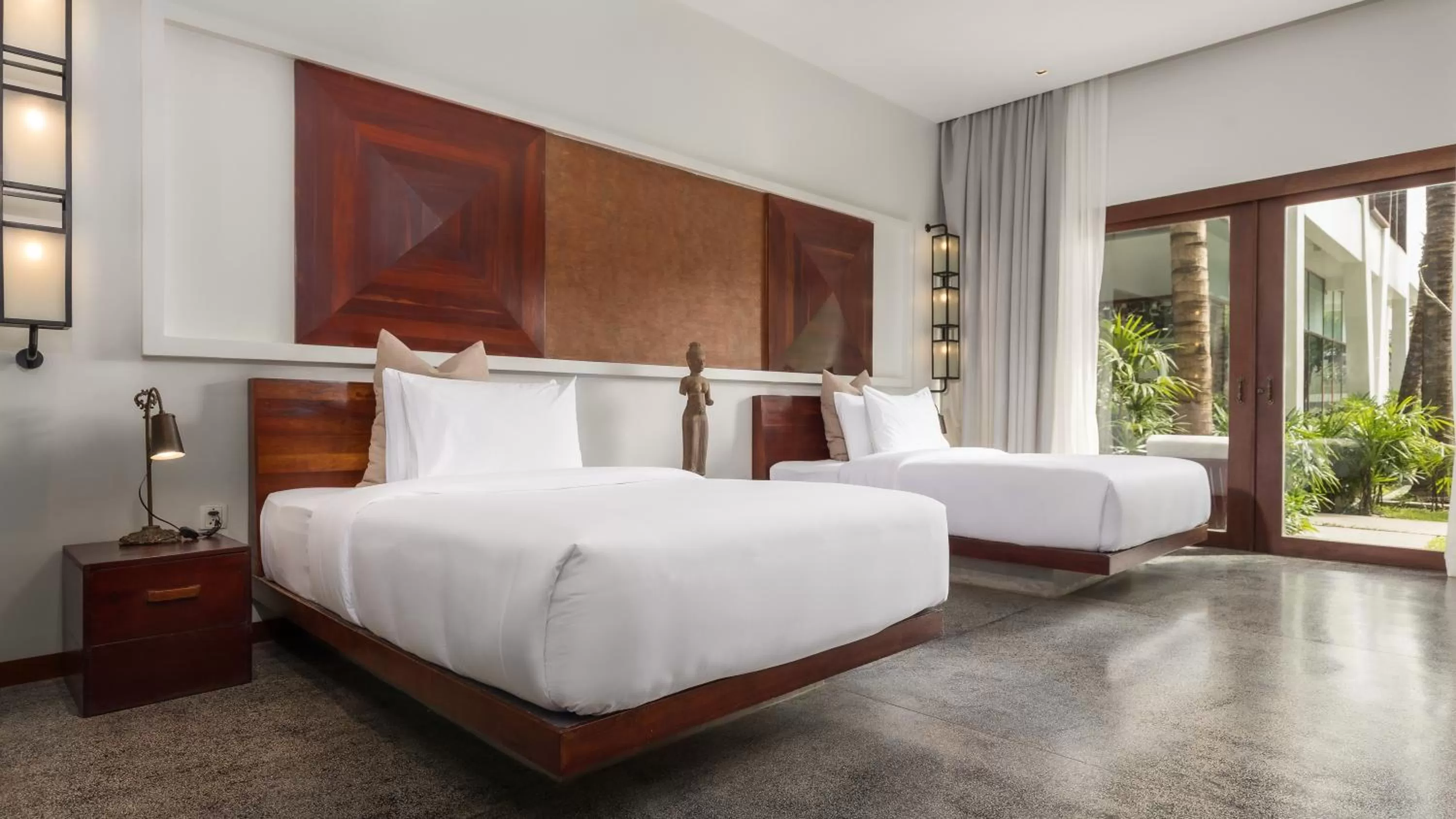 Photo of the whole room, Bed in Shintana Saya La Maison