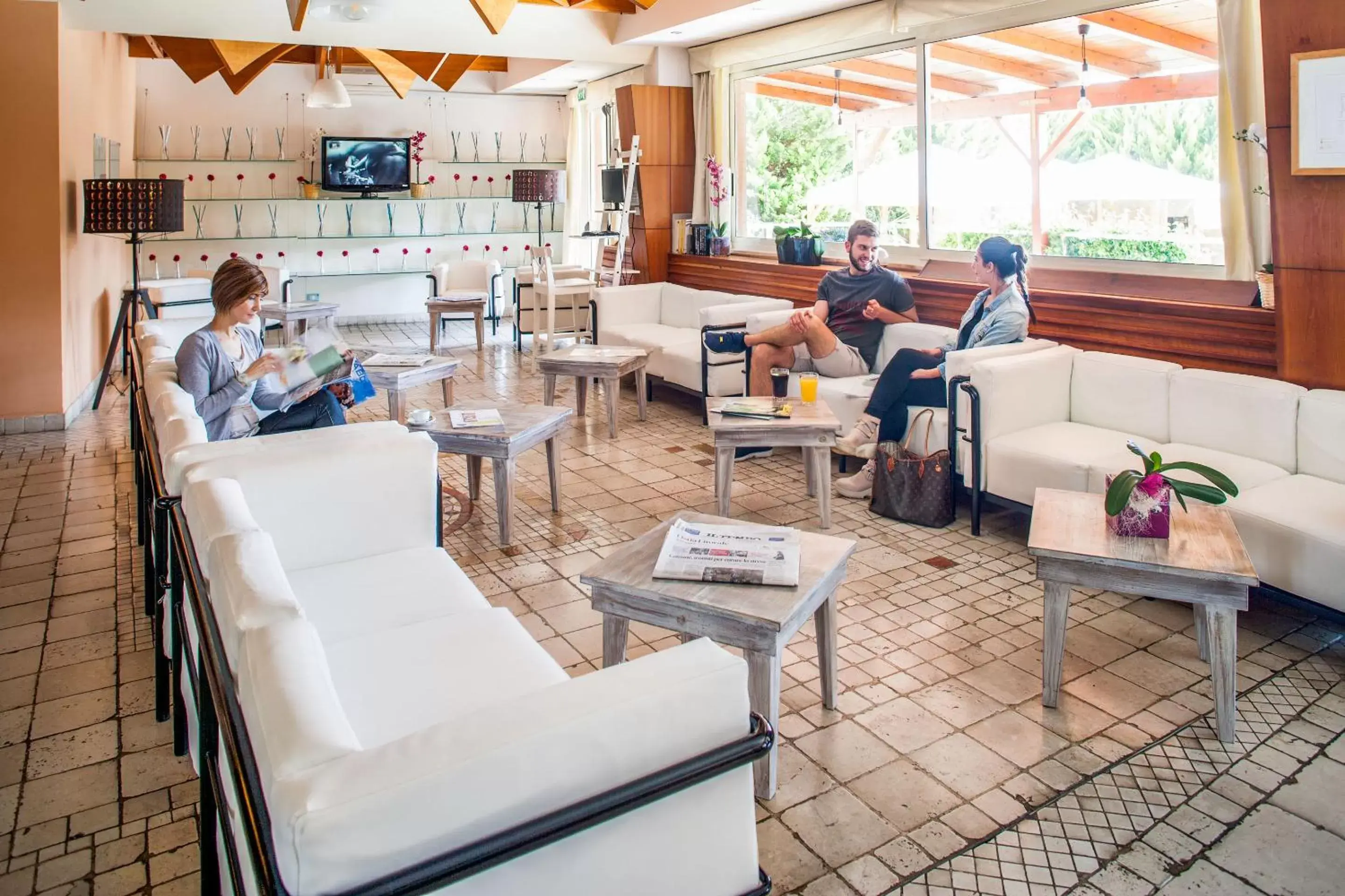 Communal lounge/ TV room, Lounge/Bar in Ostia Antica Park Hotel & Spa