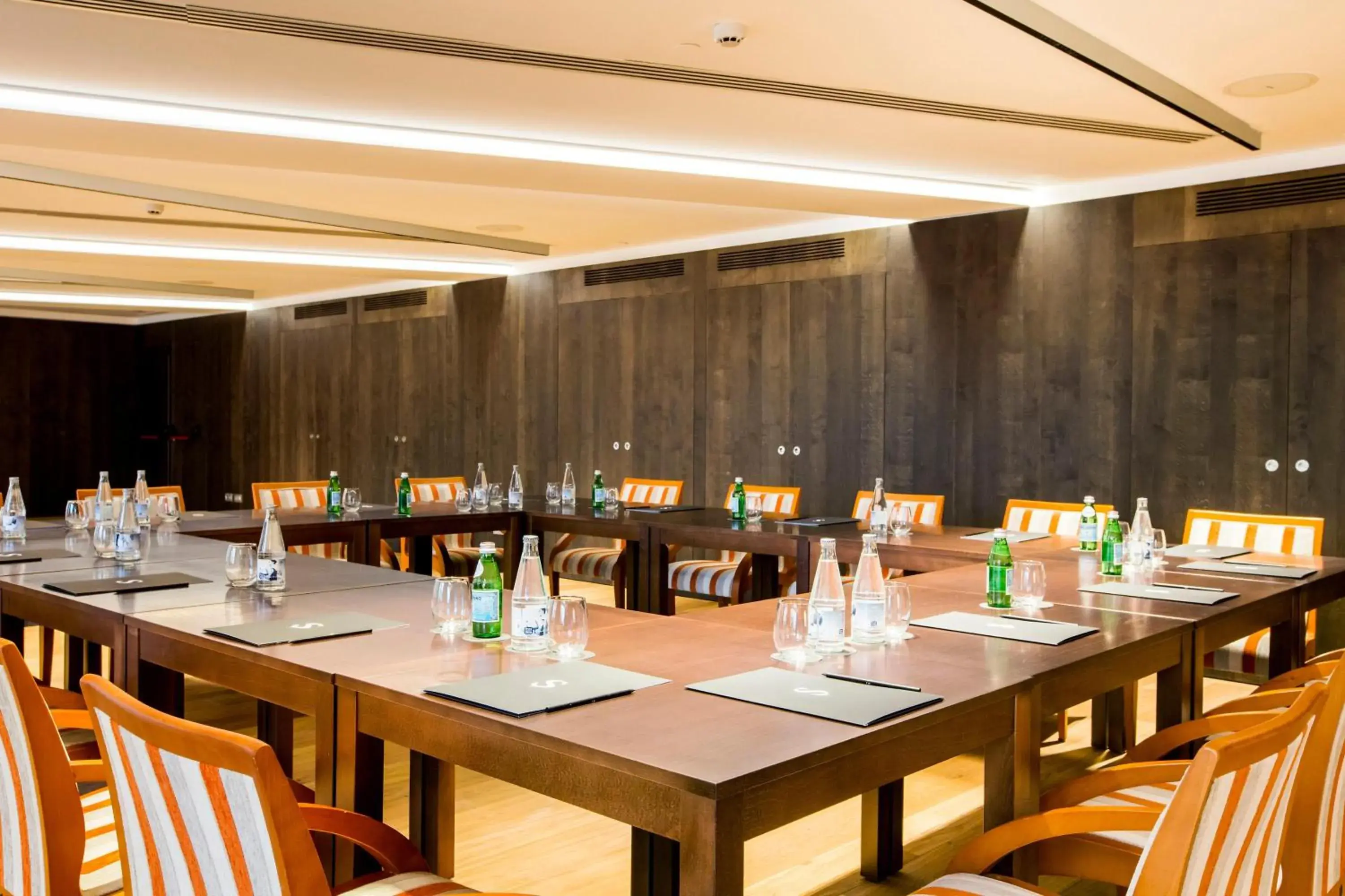 Meeting/conference room, Restaurant/Places to Eat in Pure Salt Garonda - Adults Only