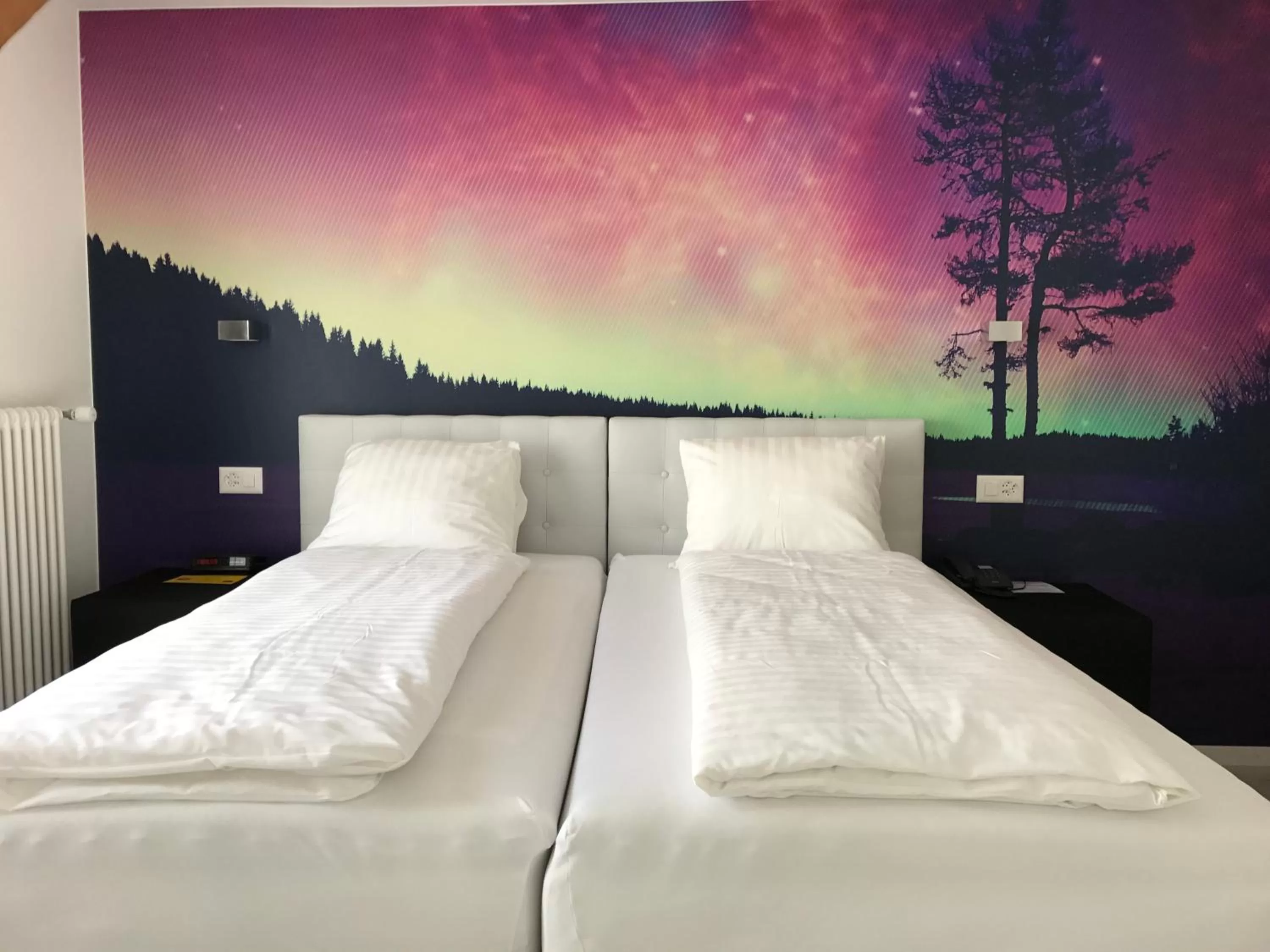 Bedroom, Bed in Hotel Murtenhof & Krone