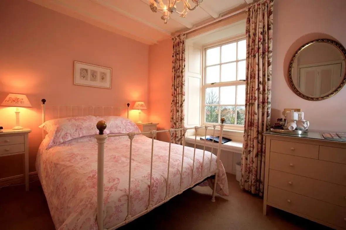 Bedroom, Bed in Duke Of Wellington Inn