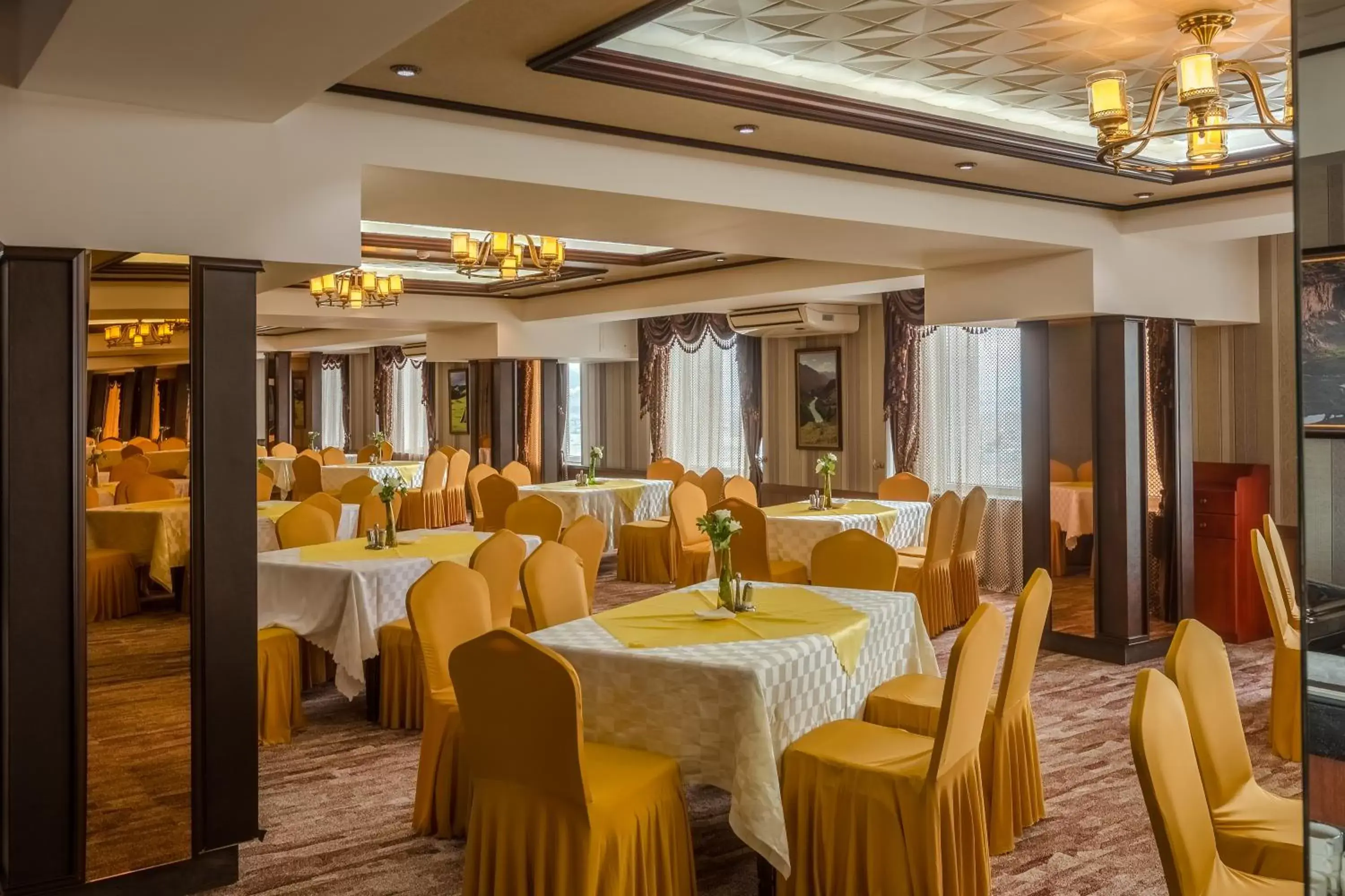 Restaurant/Places to Eat in Grand Hill Hotel Ulaanbaatar