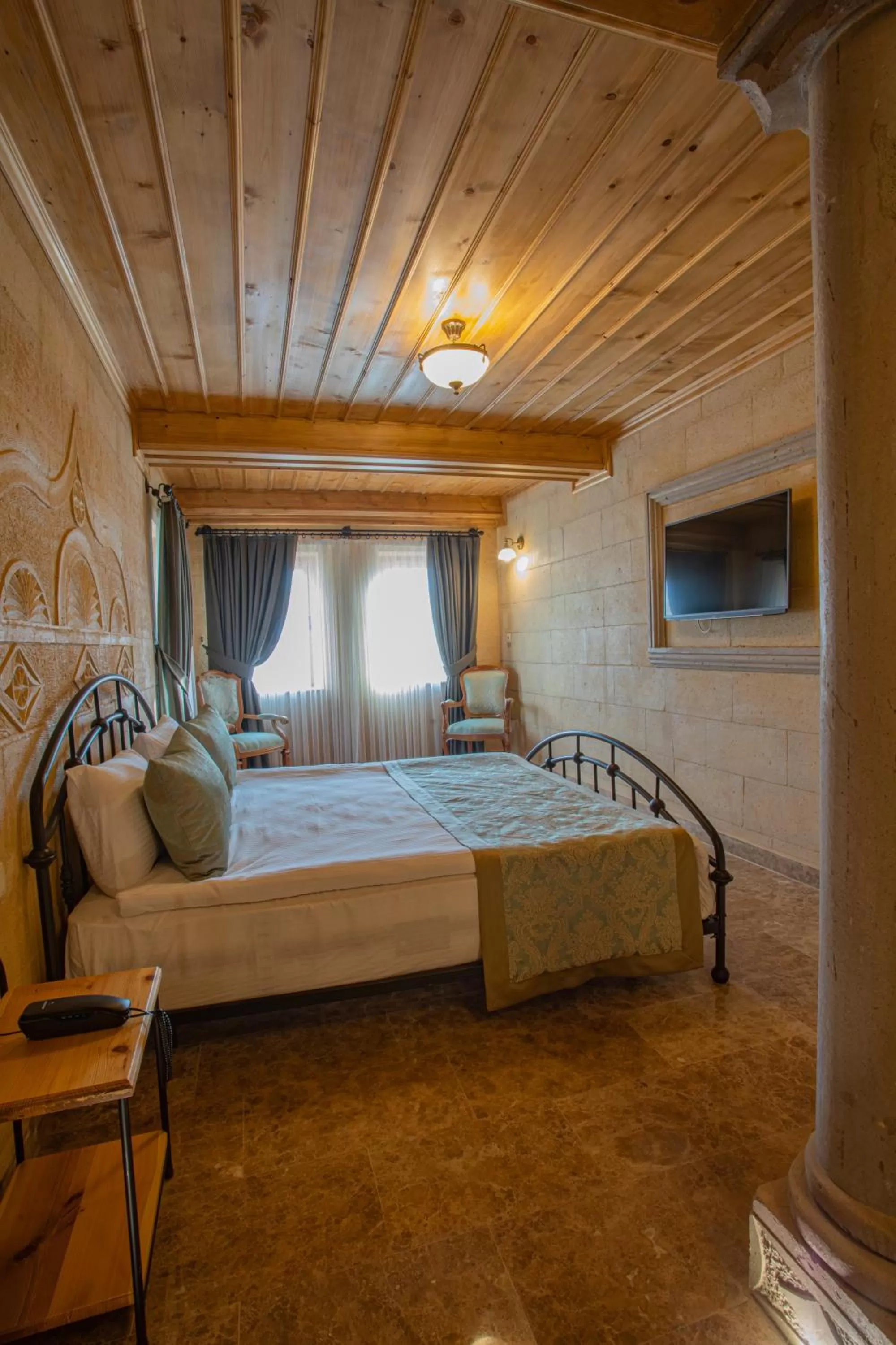 Massage, Bed in Cratus Stone Palace