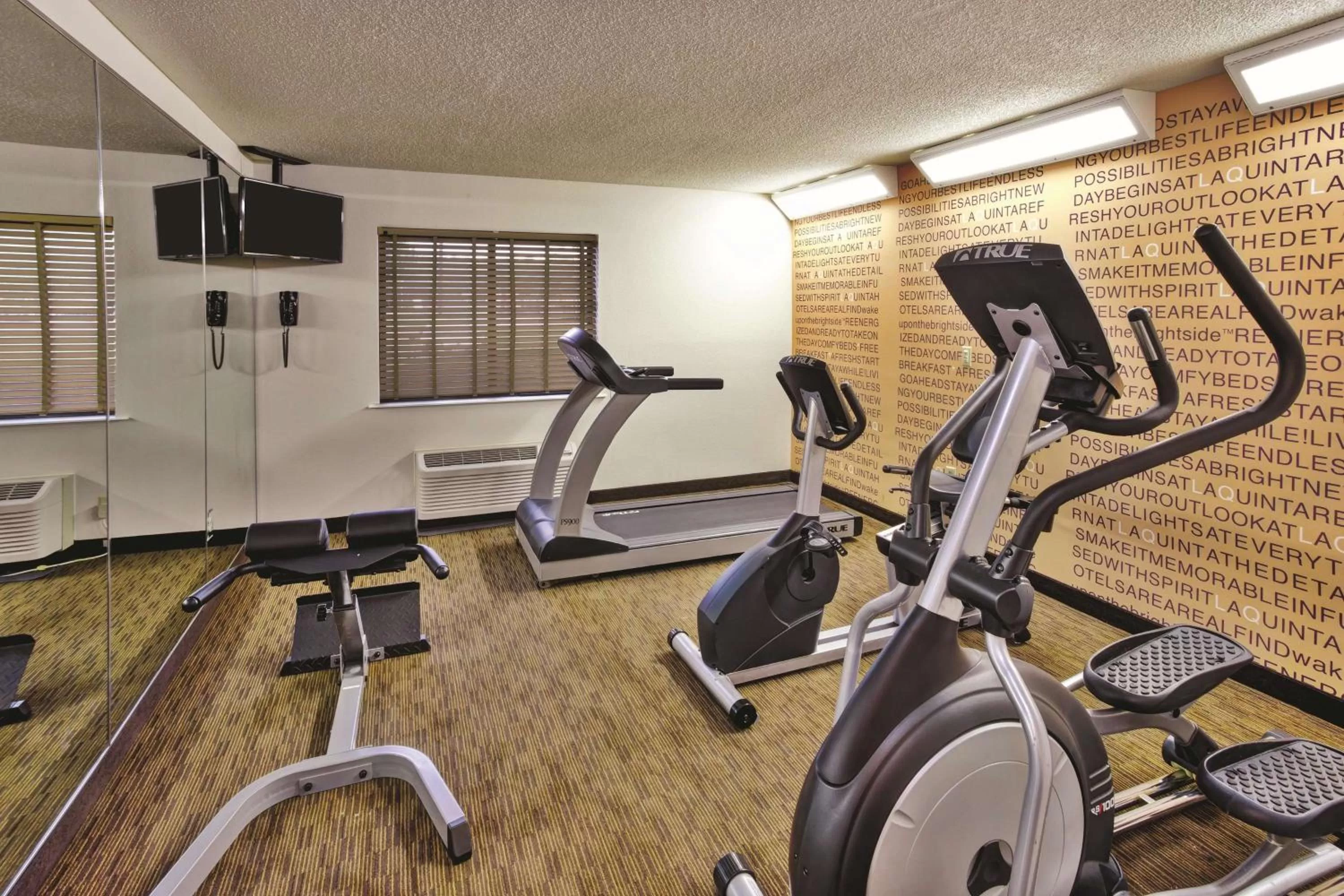 Fitness centre/facilities in La Quinta by Wyndham Mansfield OH