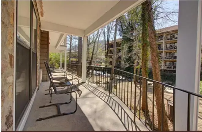 Balcony/Terrace in Carr's Northside Hotel and Cottages