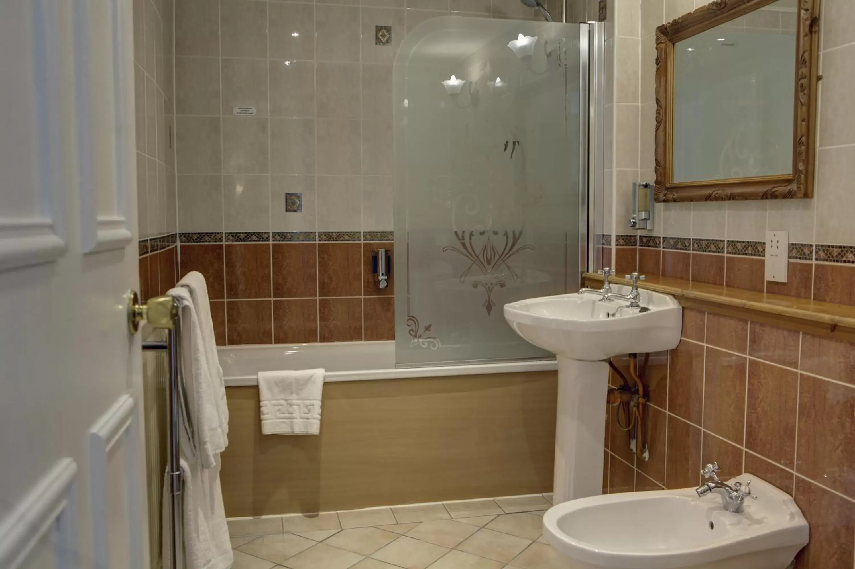 Bathroom in Best Western Woodlands Hotel