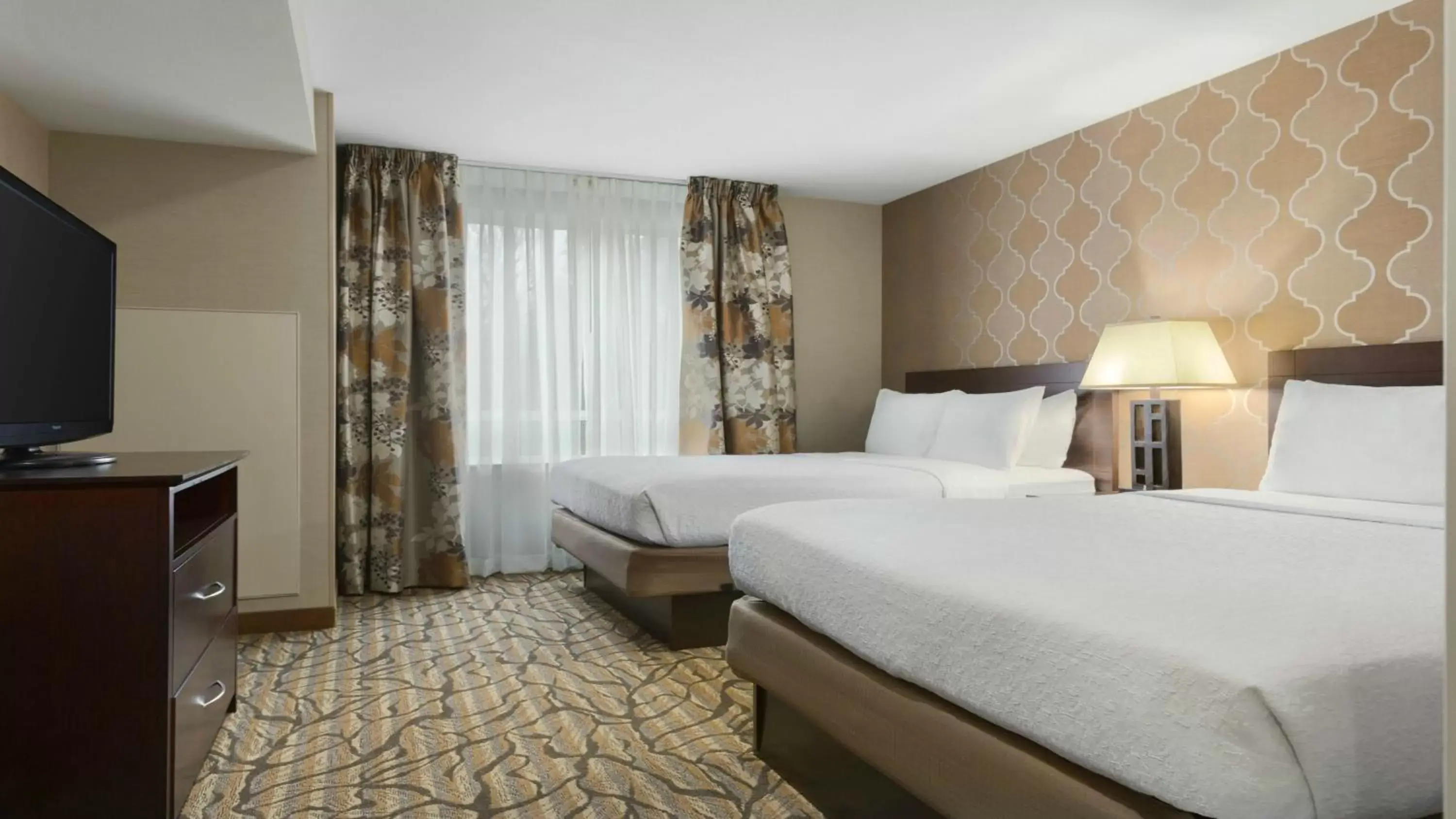 Standard Queen Room with Two Queen Beds in Holiday Inn Hotel & Suites Gateway by IHG Standard Queen Room with Two Queen Beds in Holiday Inn Hotel & Suites Gateway by IHG