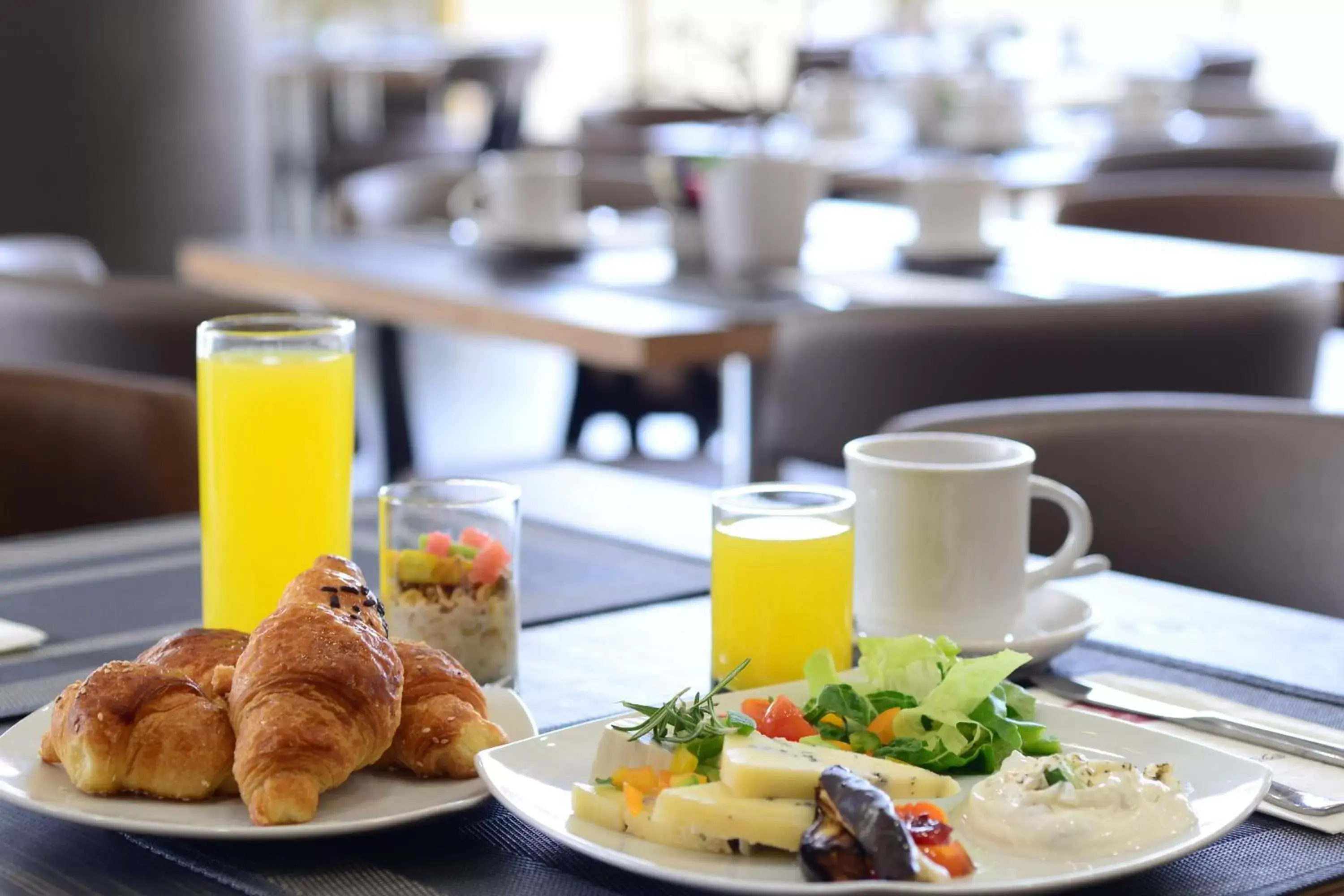 Restaurant/places to eat, Breakfast in Leonardo Hotel Negev