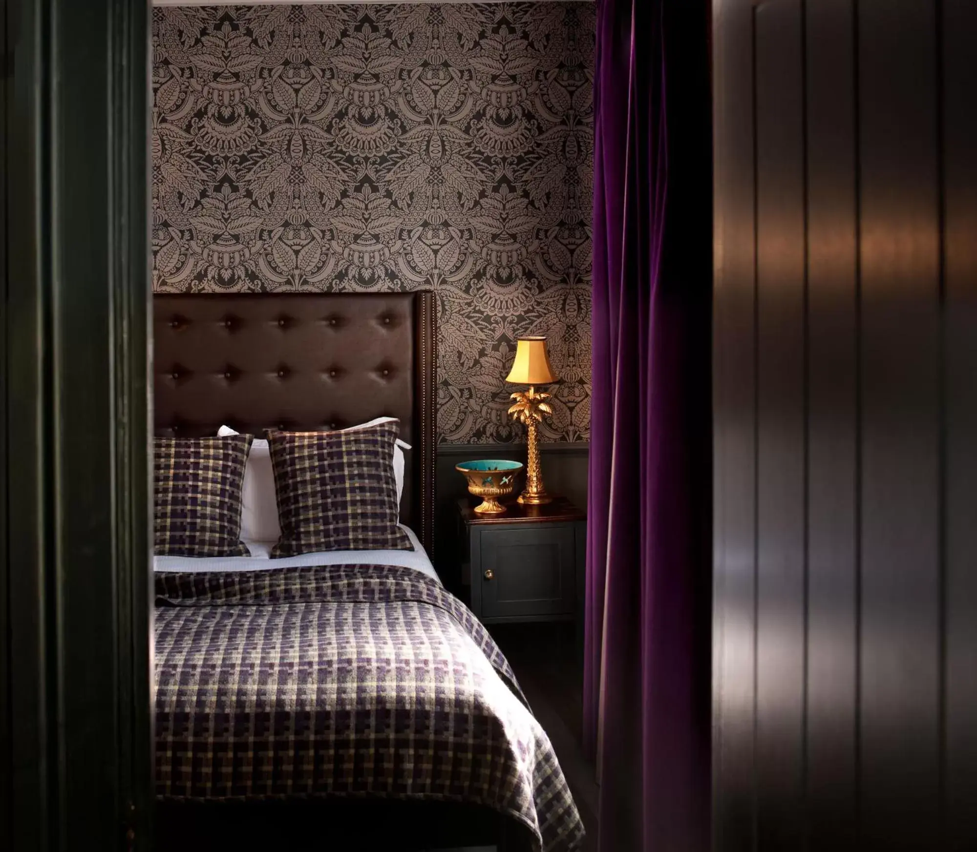 Bed in The Crown And Thistle, Abingdon Bed in The Crown And Thistle, Abingdon