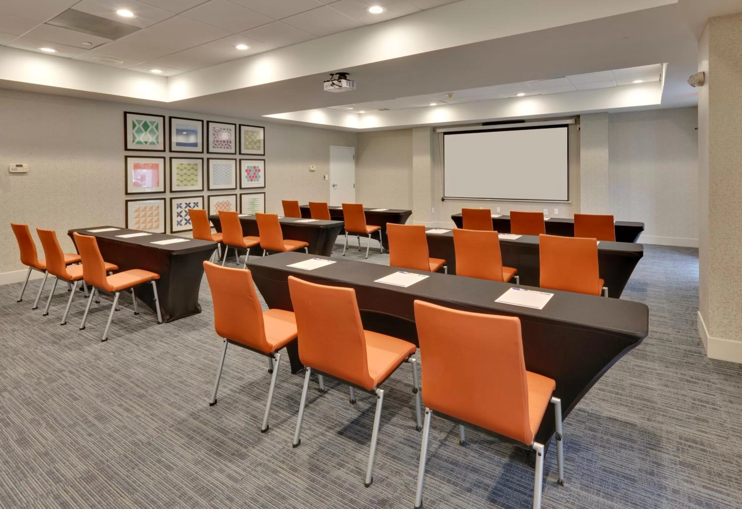 Meeting/conference room in Holiday Inn Express & Suites Irving Conv Ctr - Las Colinas by IHG